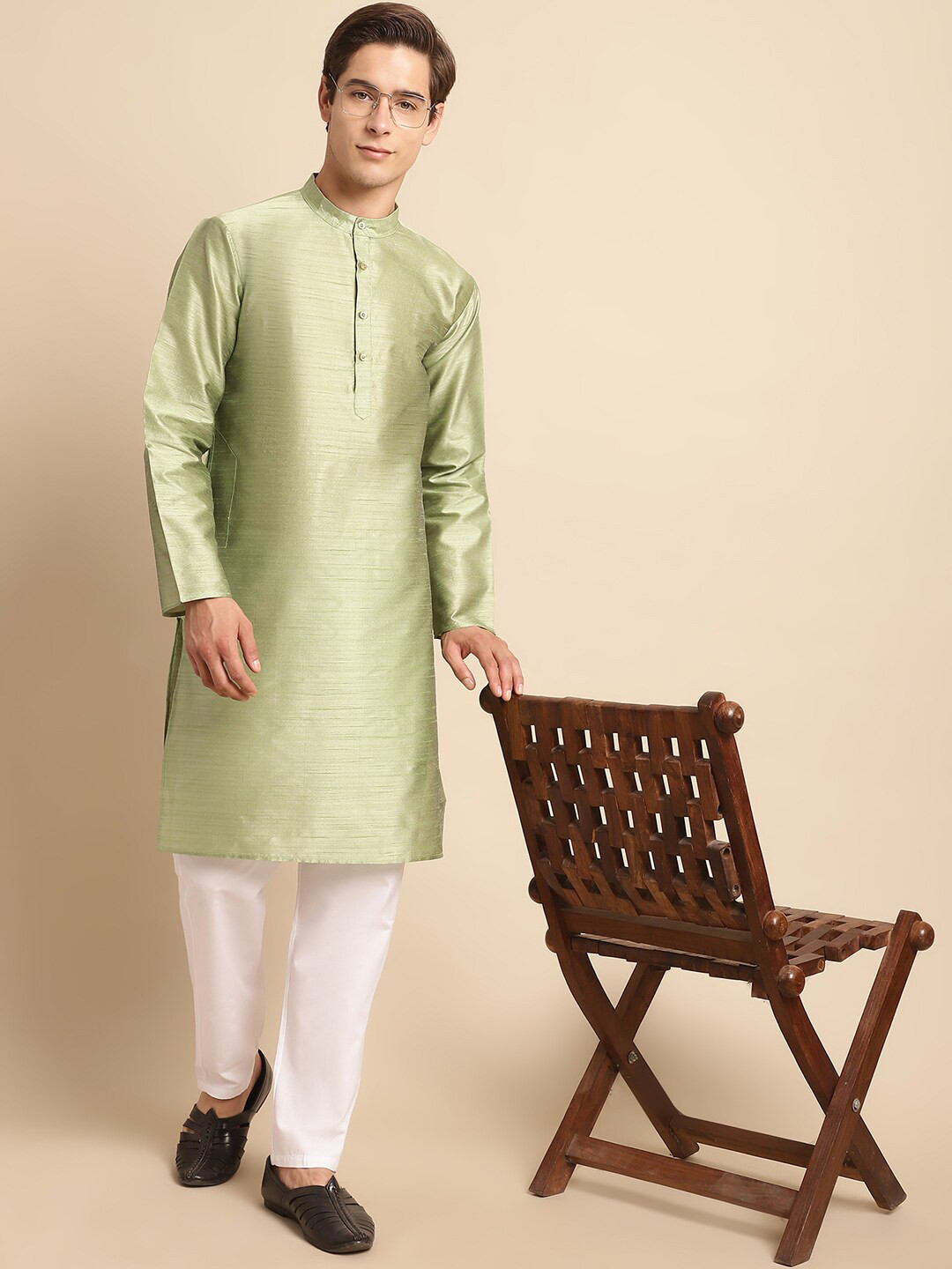 

Anouk Men Mandarin Collar Kurta With Pyjamas, Green
