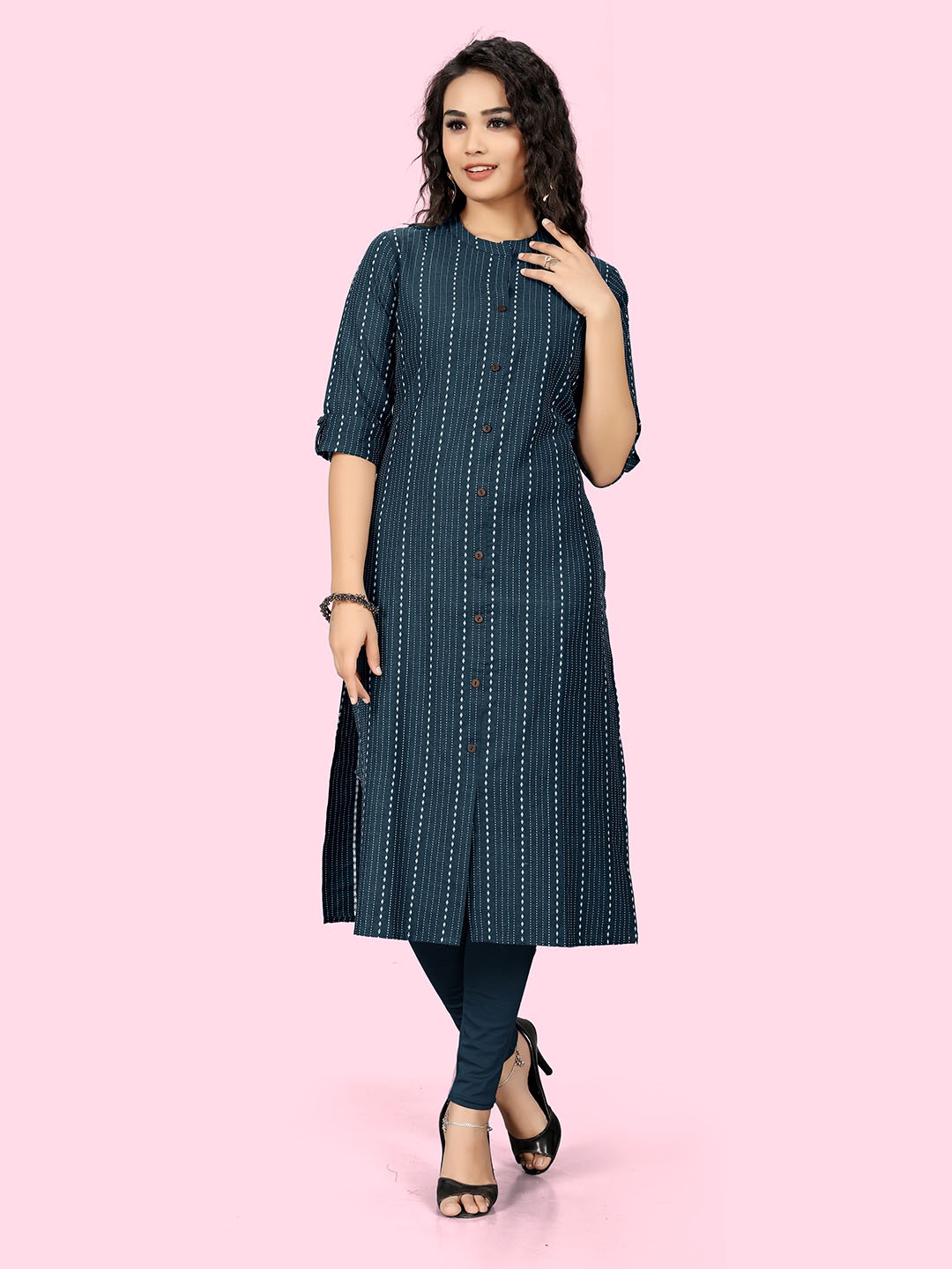 

Indian Women Striped Mandarin Collar Pure Cotton Straight Kurta, Navy blue