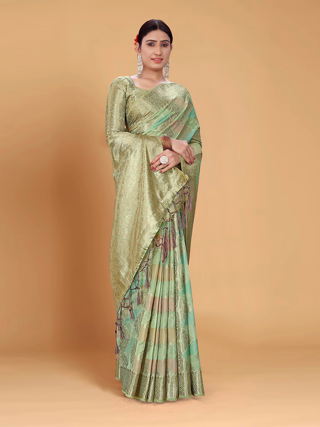 

Mitera Green & Gold-Toned Woven Design Zari Organza Banarasi Saree