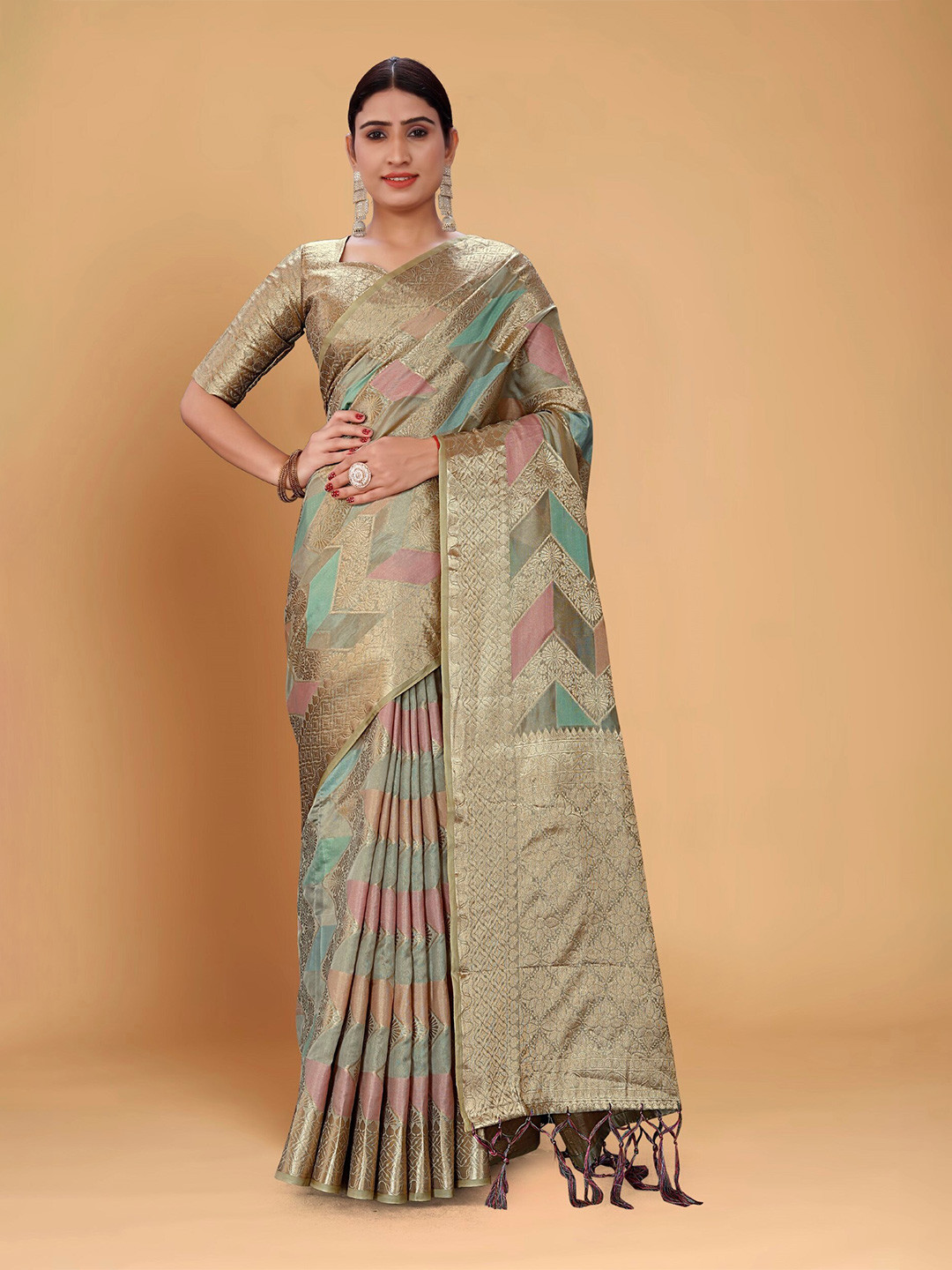 

Mitera Grey & Green Floral Woven Design Zari Organza Banarasi Saree