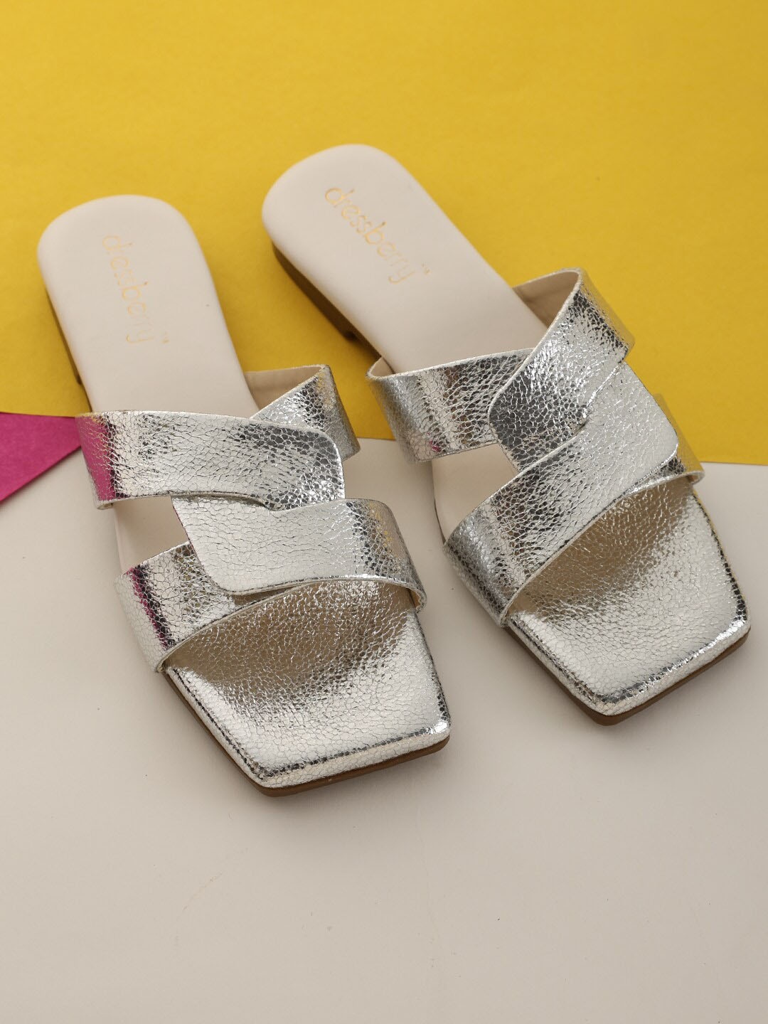 

DressBerry Silver-Toned Textured Open Toe Flats with Bows