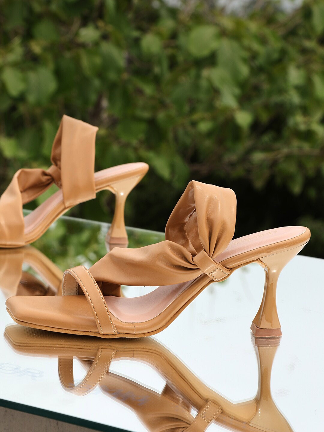 

DressBerry Beige Strappy Open Toe Slim Heels