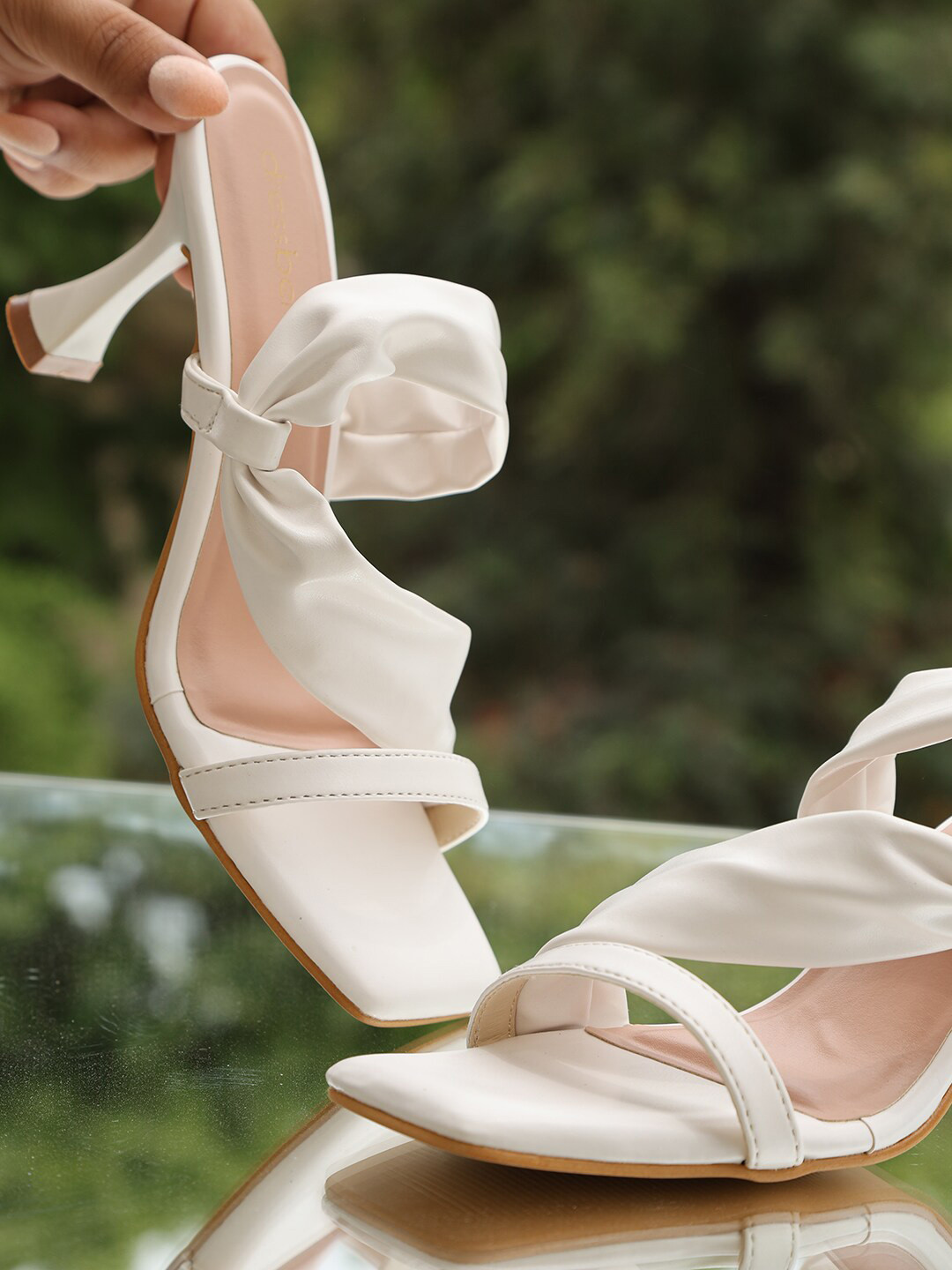 

DressBerry White Strappy Open Toe Slim Heels