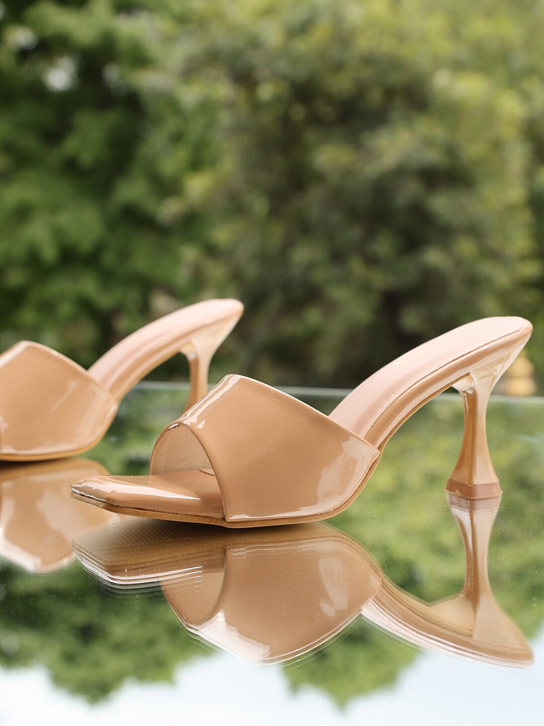 

DressBerry Beige Strappy Open Toe Slim Heels