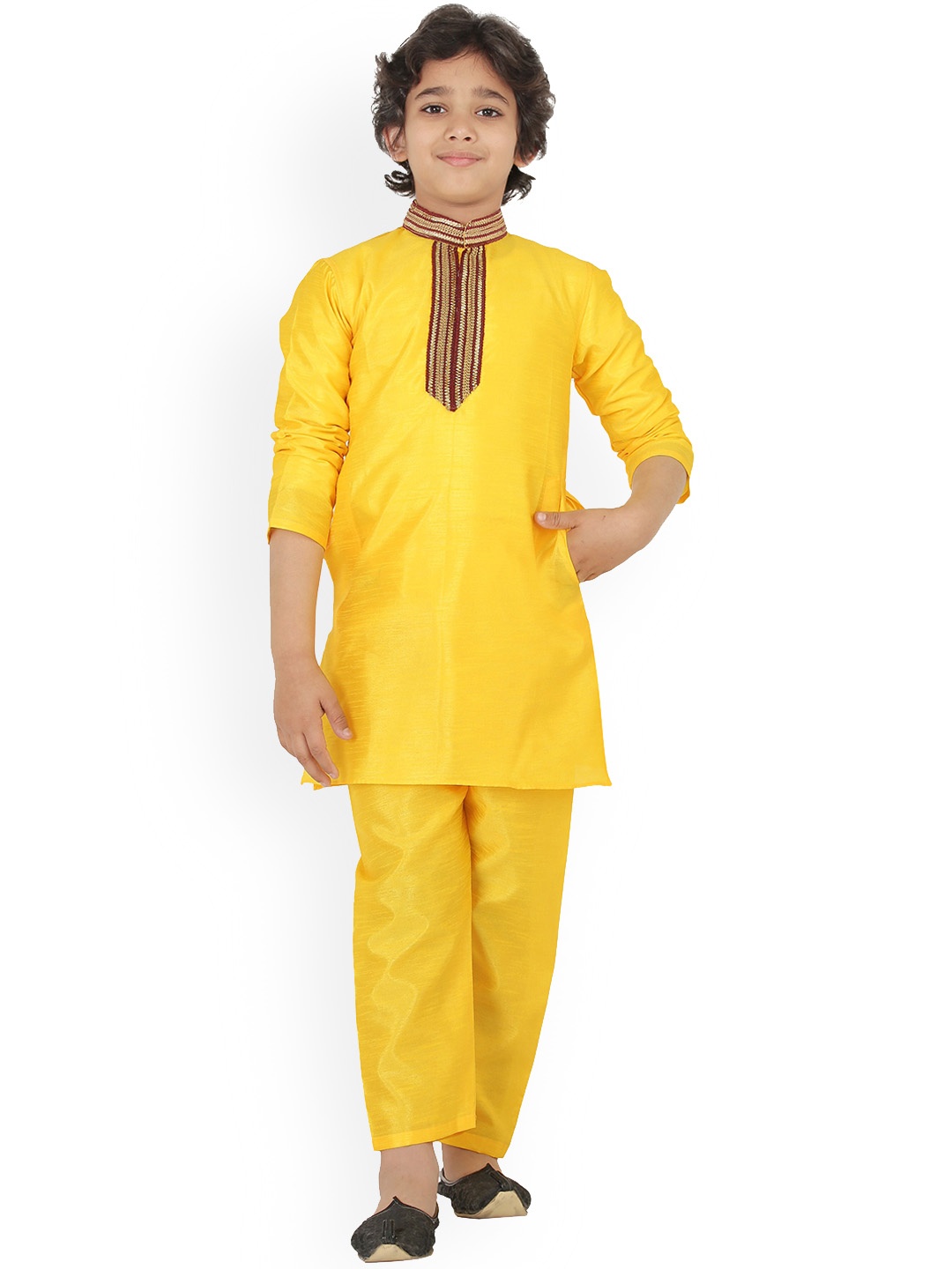 

SmartRAHO Boys Mandarin Collar Zari Detail Dupion Silk Kurta with Pyjamas, Yellow