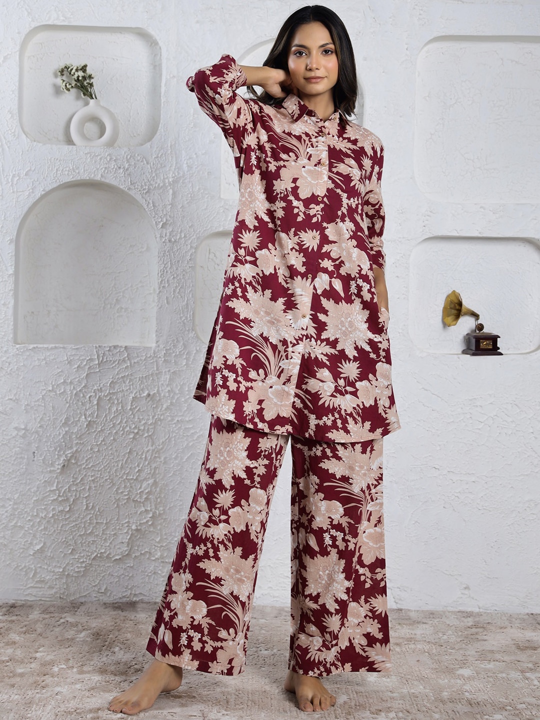 

SANSKRUTIHOMES Maroon Floral Printed Pure Cotton Shirt with Lounge Pants