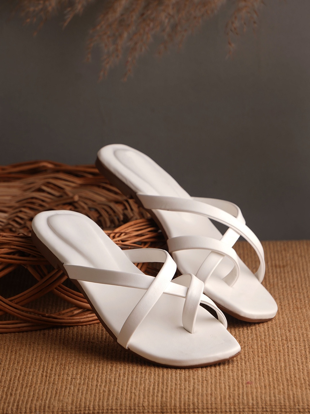 

Try Me Criss-Cross Strap One Toe Flats, White