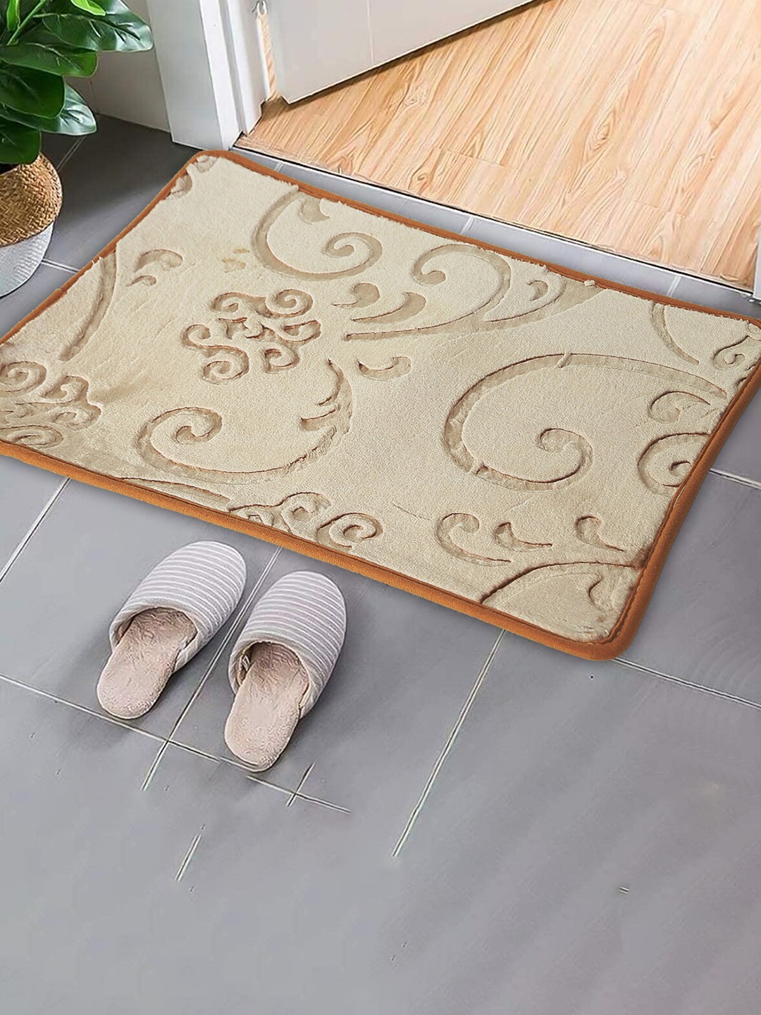 

CURIOUS LIFESTYLE Brown Embossed Floral Anti Slip Door mat