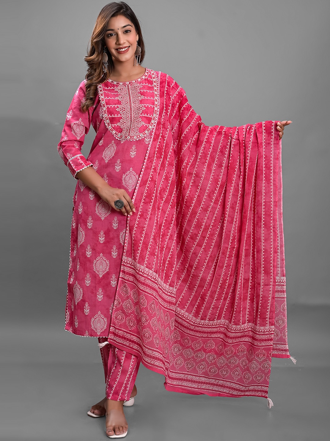 

KASHEEDA Ethnic Motifs Embroidered Regular Pure Cotton Kurta with Harem Pants & Dupatta, Pink