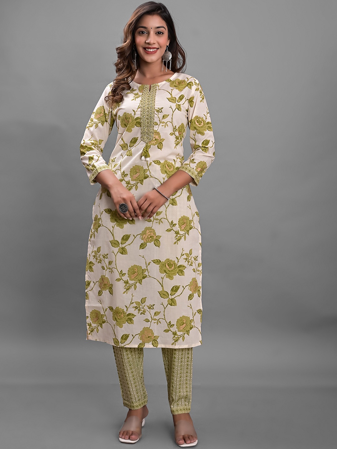 

KASHEEDA Embroidered Regular Beads and Stones Pure Cotton Kurta with Harem Pants & Dupatta, Green