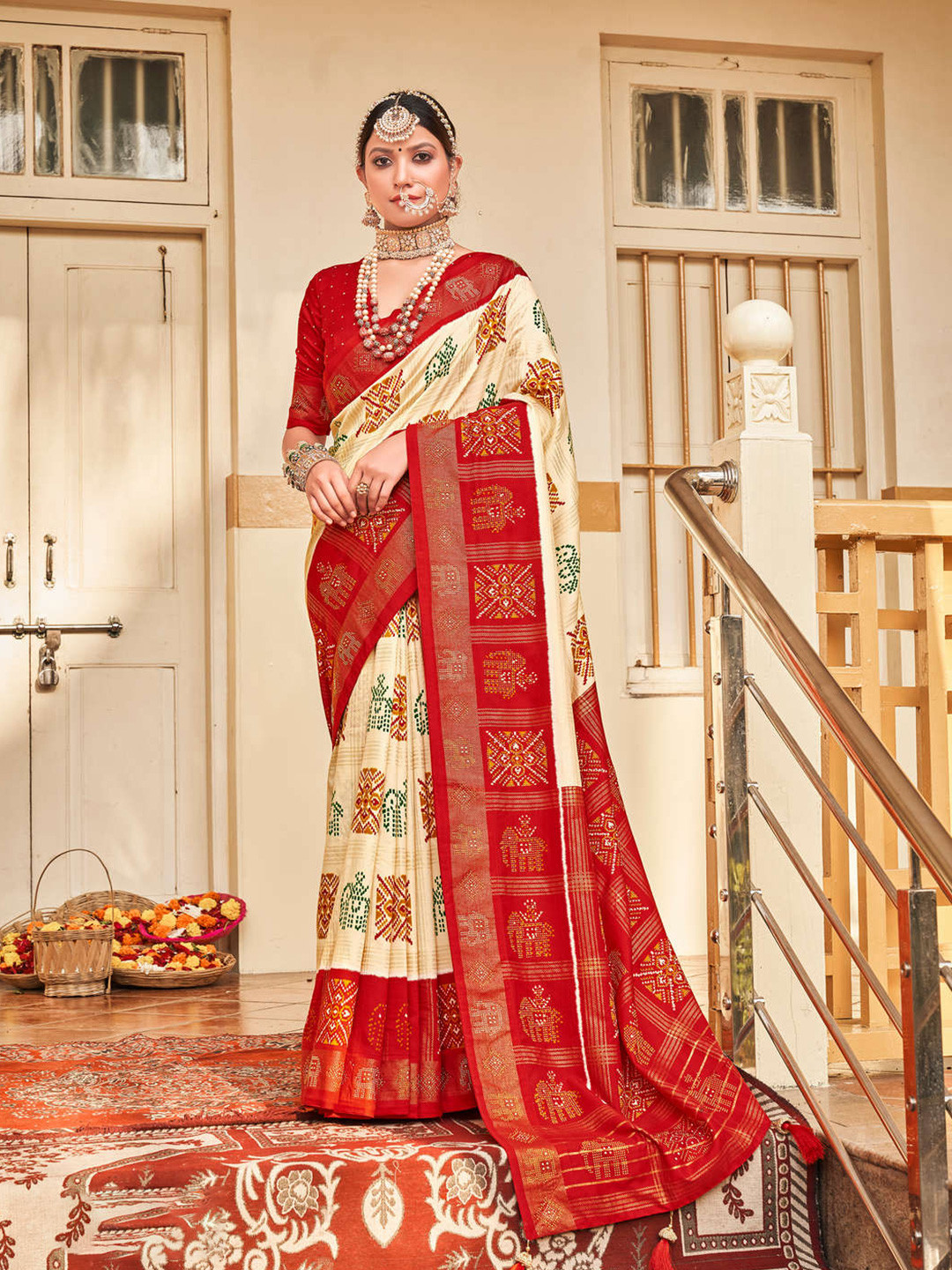 

Mitera Ethnic Motifs Printed Silk Cotton Saree, Beige