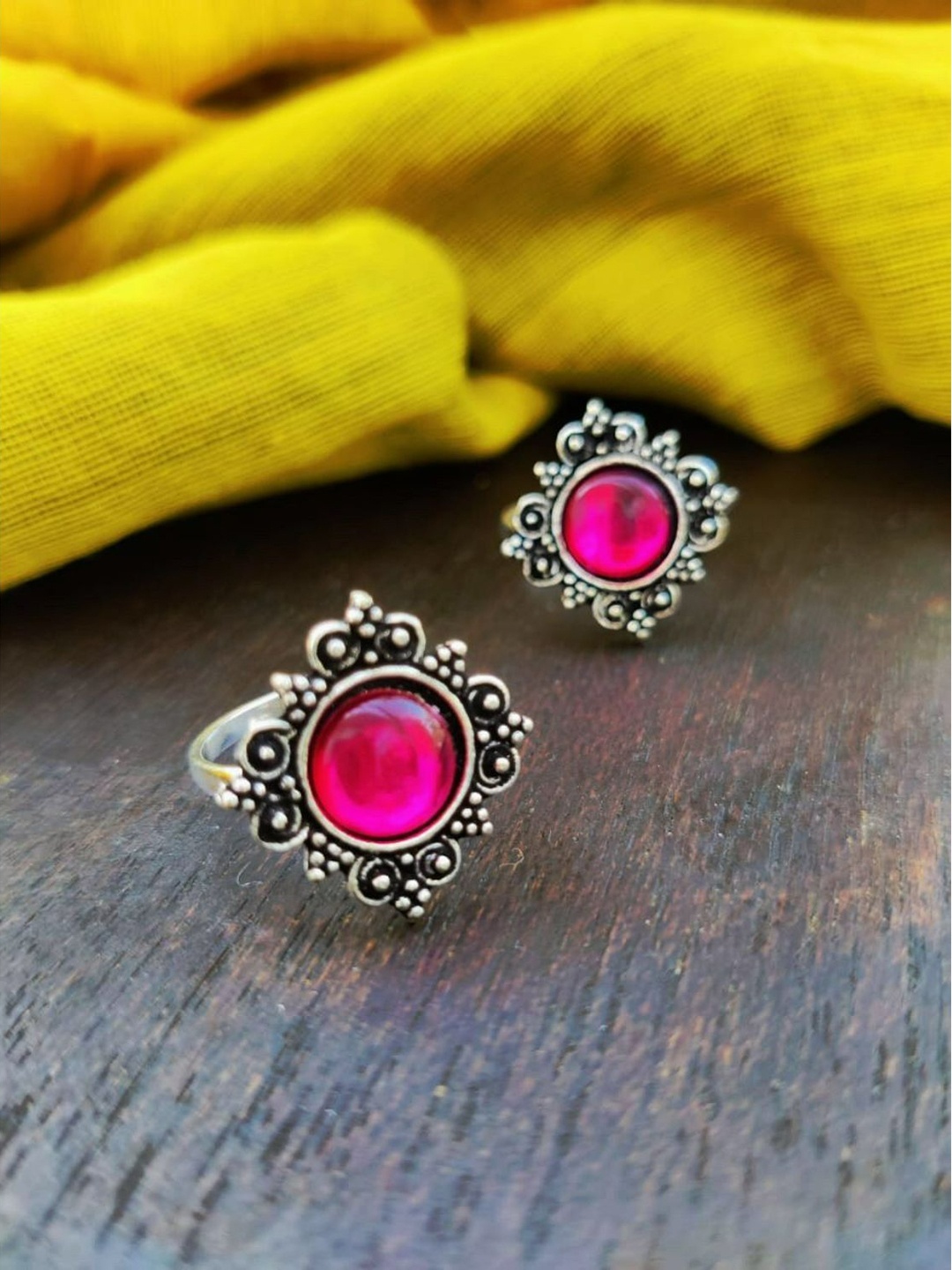 

FIROZA Set of 2 Oxidised Silver-Toned & Magenta Kundan Toe Rings