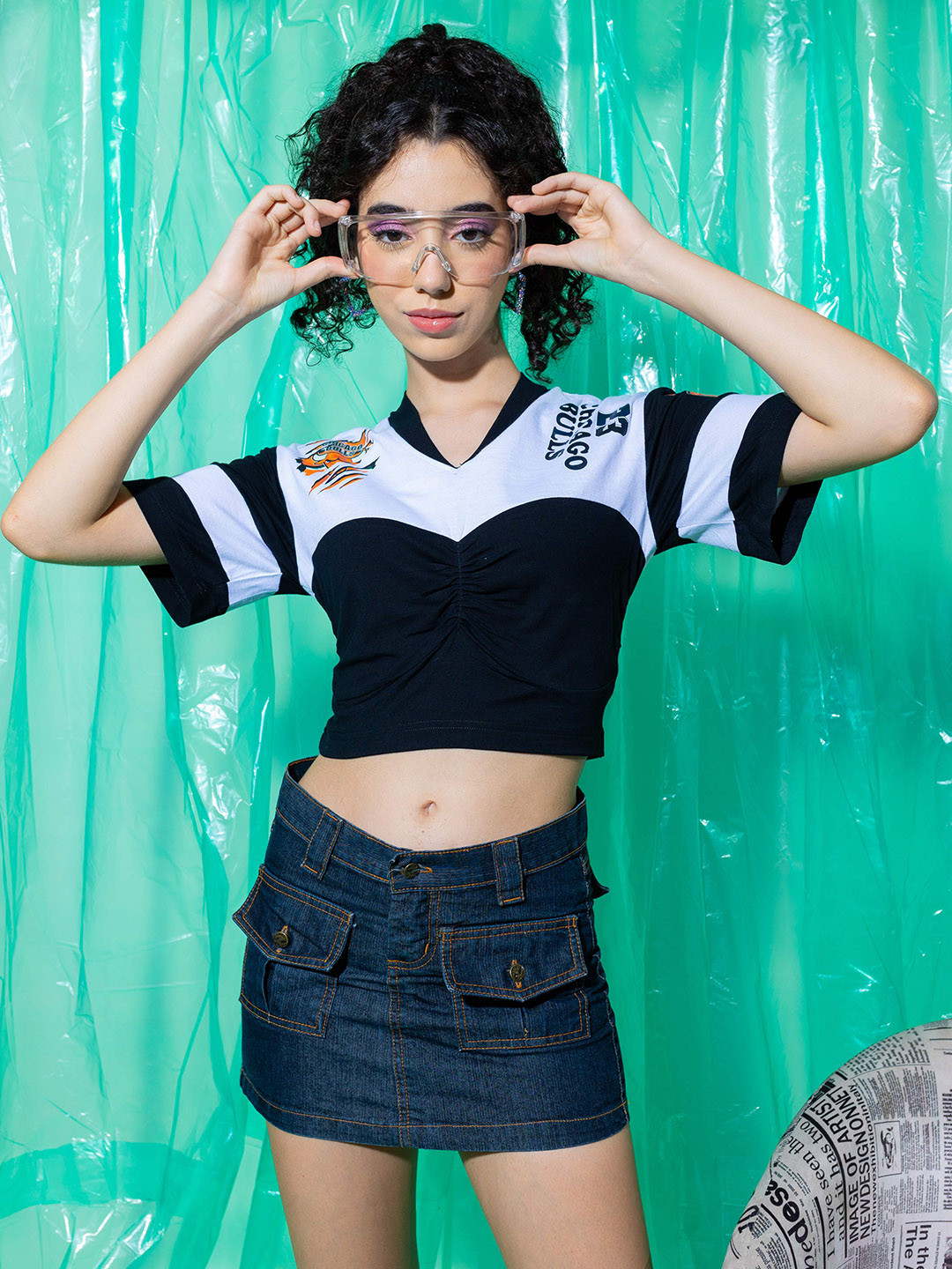 

Stylecast X Hersheinbox Typography Printed V-Neck Ruched Detail Crop Top, Black