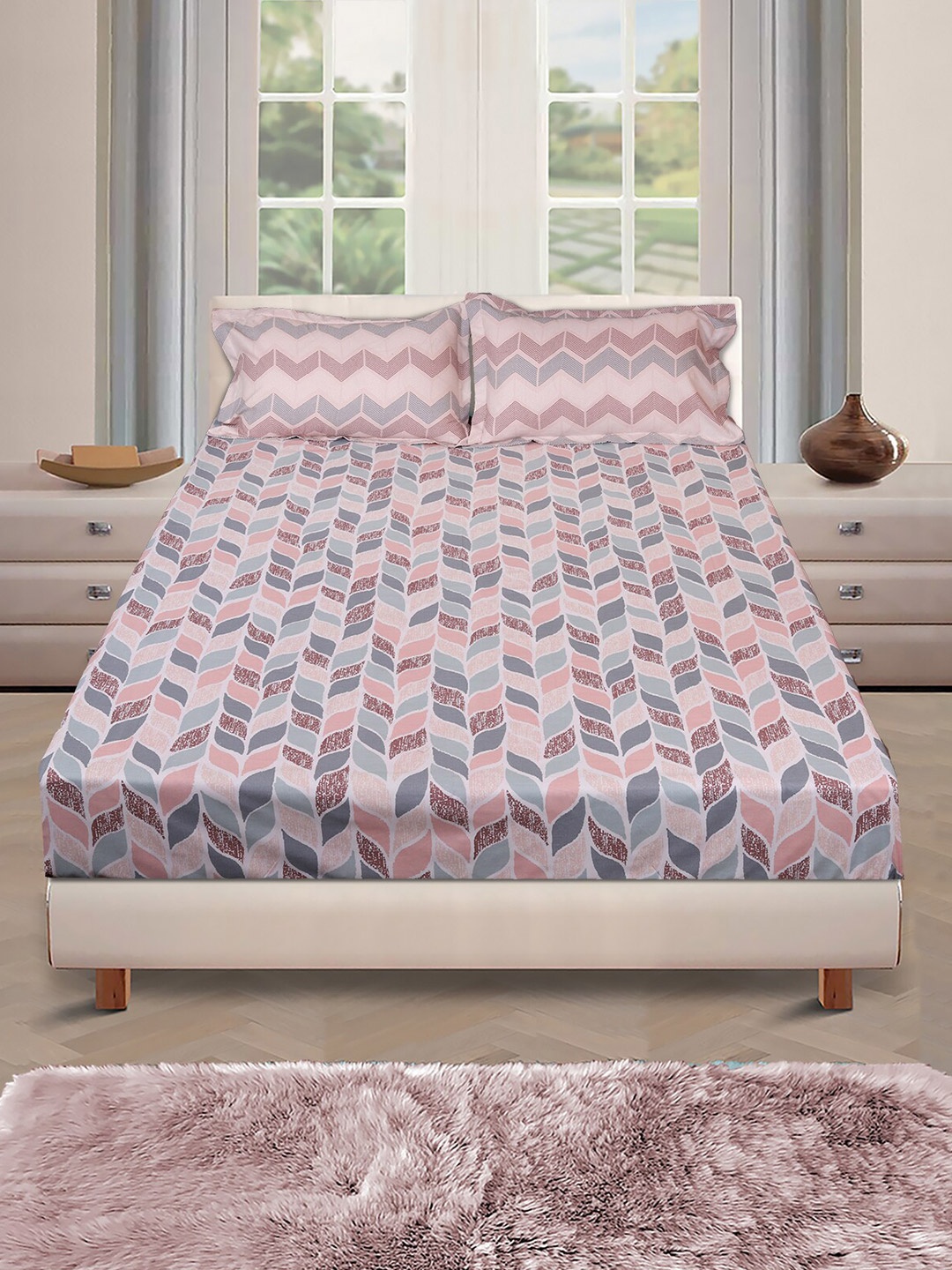 

ROMEE Peach-Coloured & Grey Geometric 144 TC Cotton Queen Bedsheet With 2 Pillow Covers
