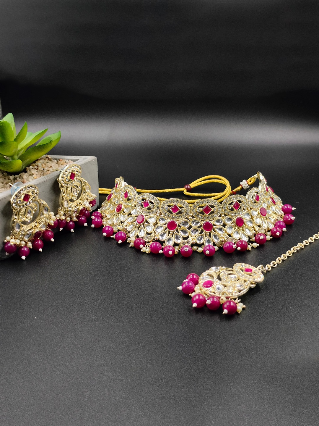 

Rhymee Gold-Plated Kundan-Studded & Beaded Jewellery Set