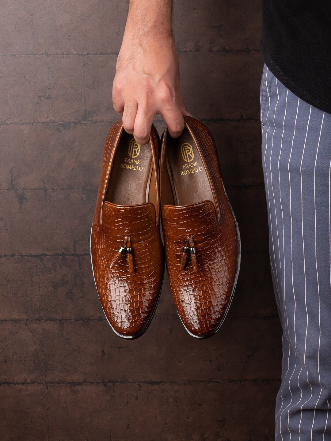 

FRANKROMELLO Men Textured Formal Loafers, Tan