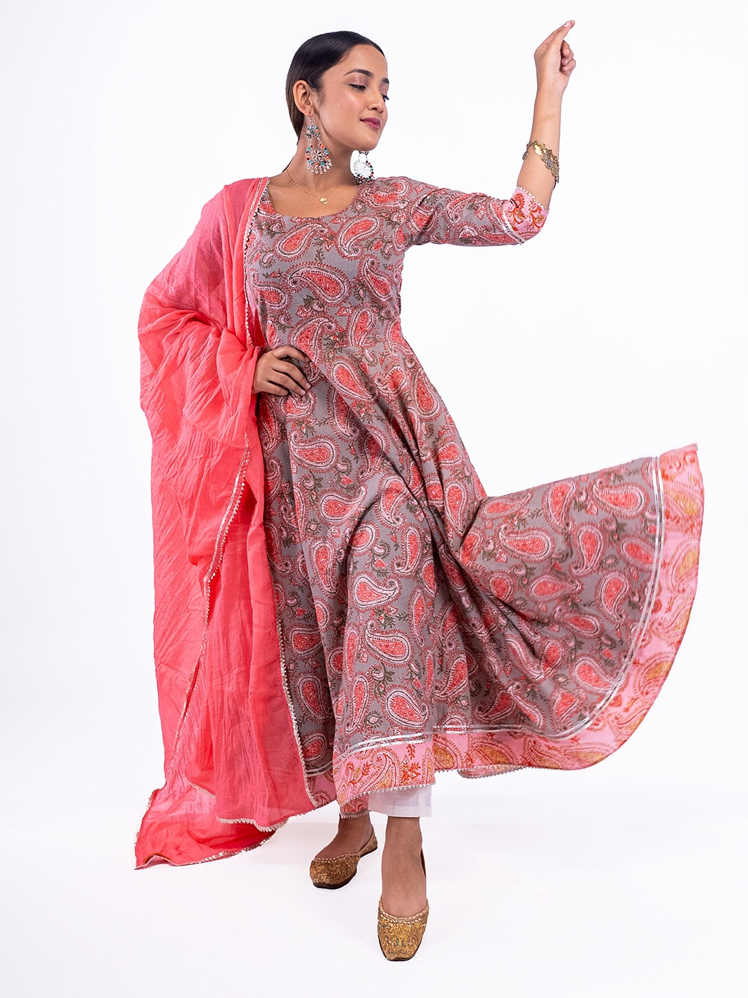 

Desi Weavess Paisley Printed Pure Cotton Anarkali Kurta with Trousers & With Dupatta, Grey