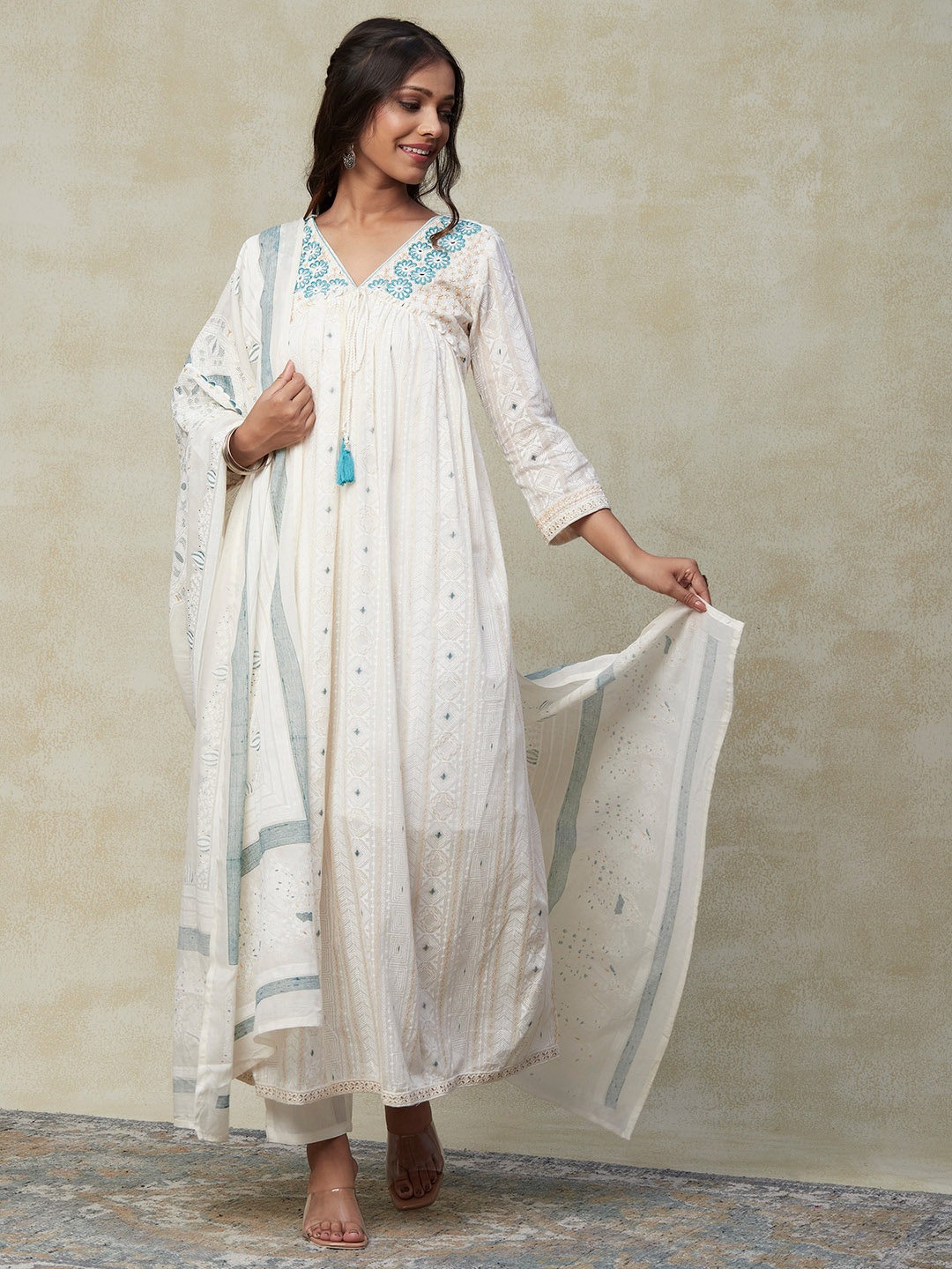 

FASHOR Ethnic Motifs Embroidered Pure Cotton Kurta With Trousers & Dupatta, White