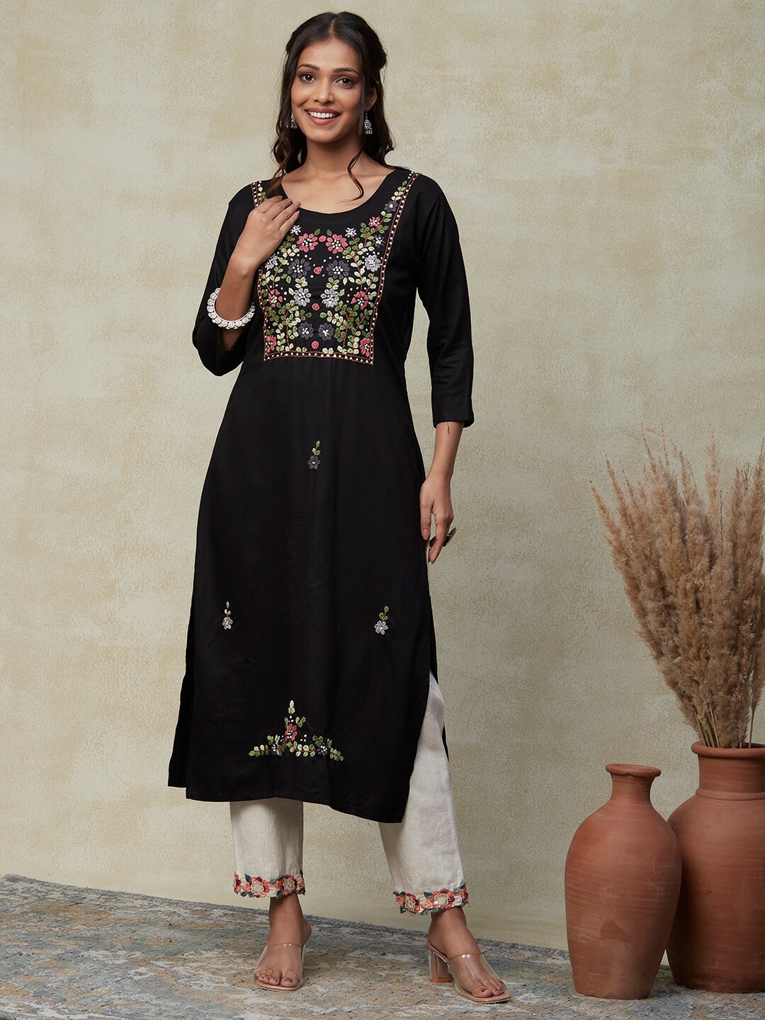 

FASHOR Black Floral Embroidered Round Neck Kurta