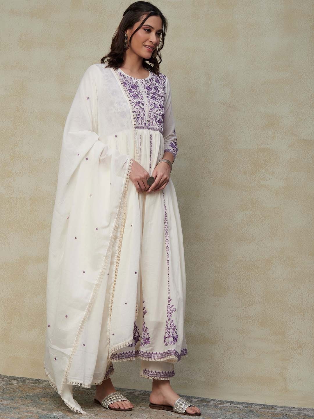 

FASHOR Off White Floral Thread Work Pure Cotton Kurta With Trousers & With Dupatta