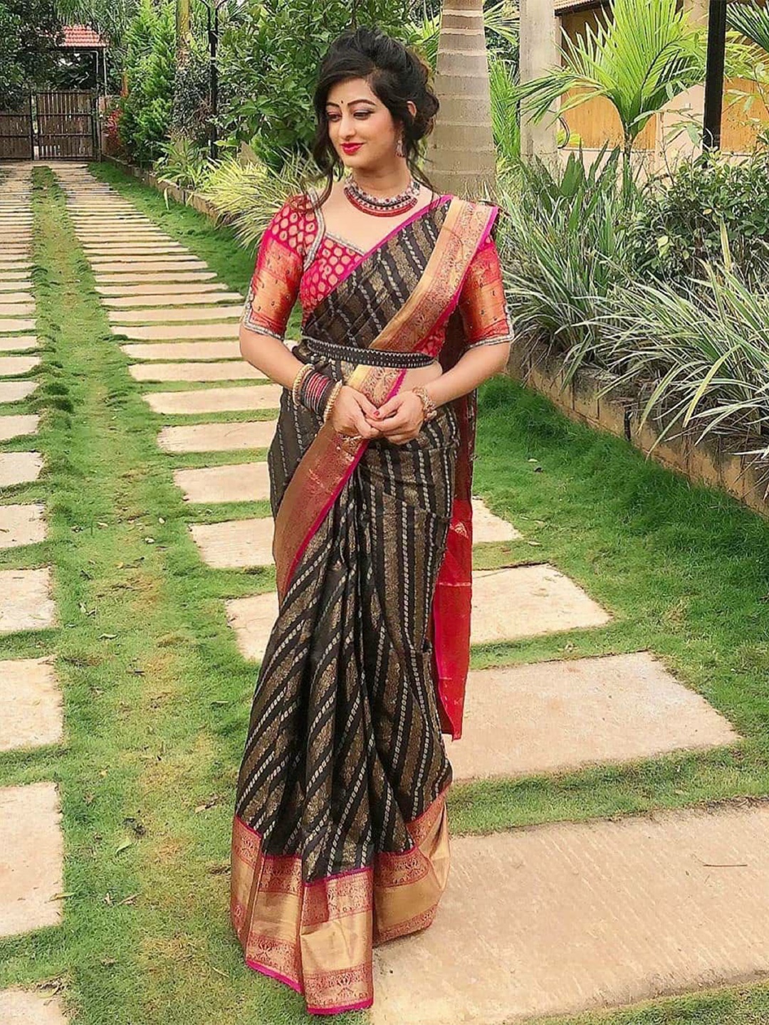 

Mitera Navy Blue & Magenta Ethnic Motifs Woven Design Zari Pure Silk Kanjeevaram Saree