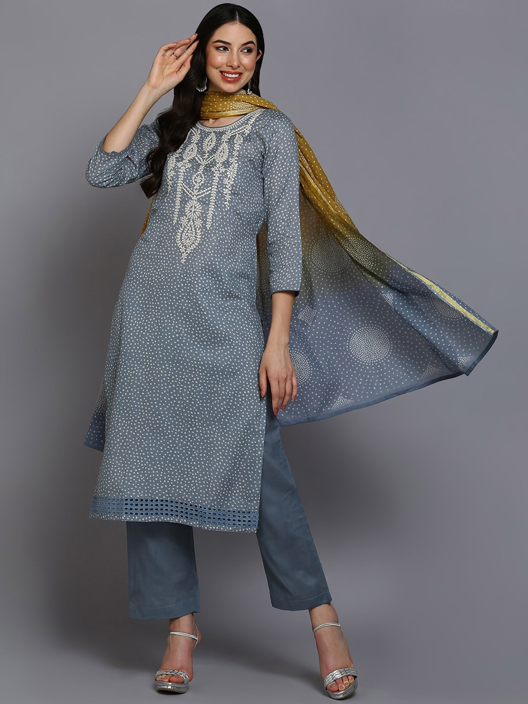 

AHIKA Bandhani Printed Regular Thread Work Pure Cotton Kurta & Trousers With Dupatta, Grey