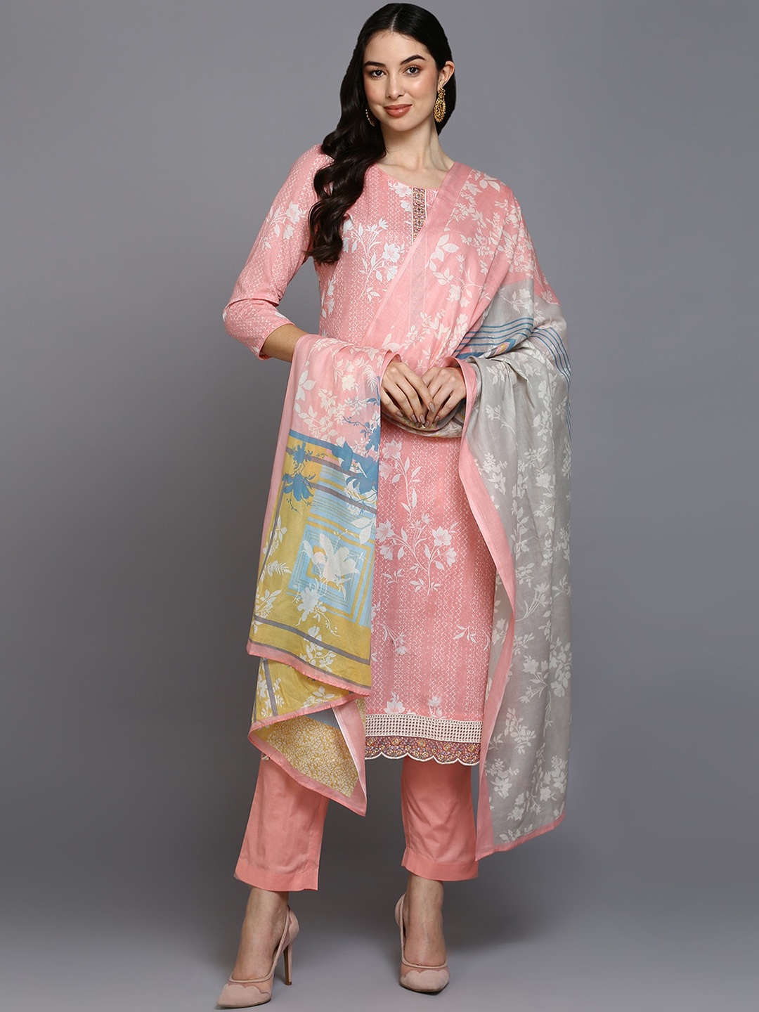 

AHIKA Floral Printed Regular Straight Kurta & Trousers With Dupatta, Peach