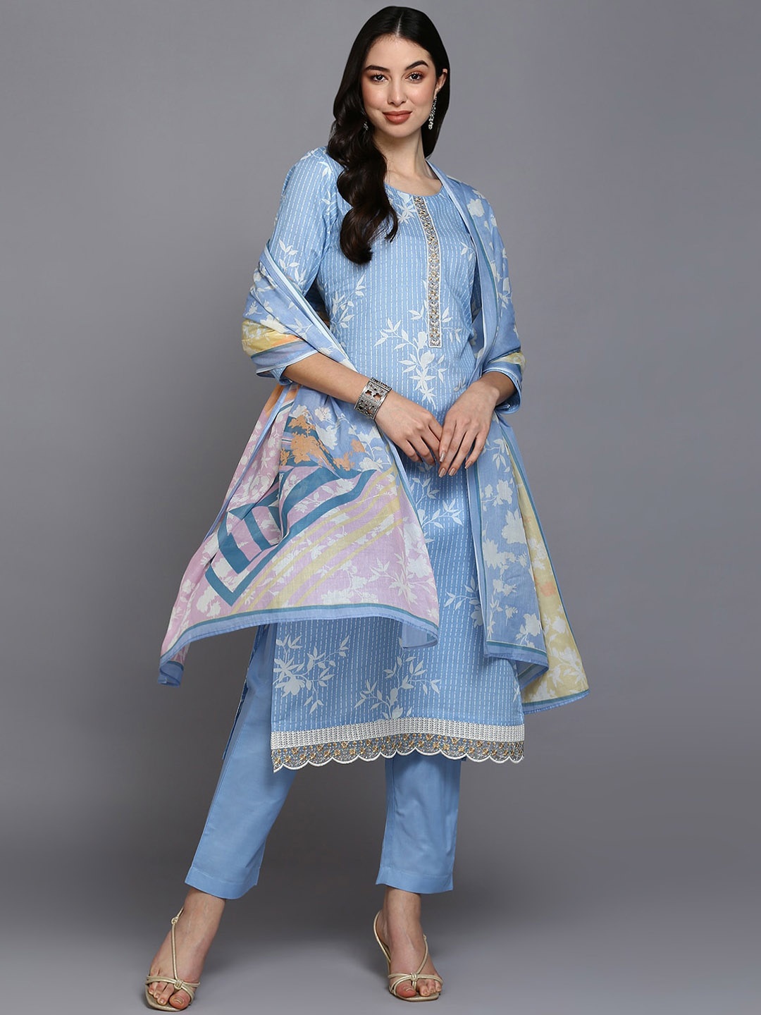 

AHIKA Floral Printed Regular Kurta & Trousers With Dupatta, Blue