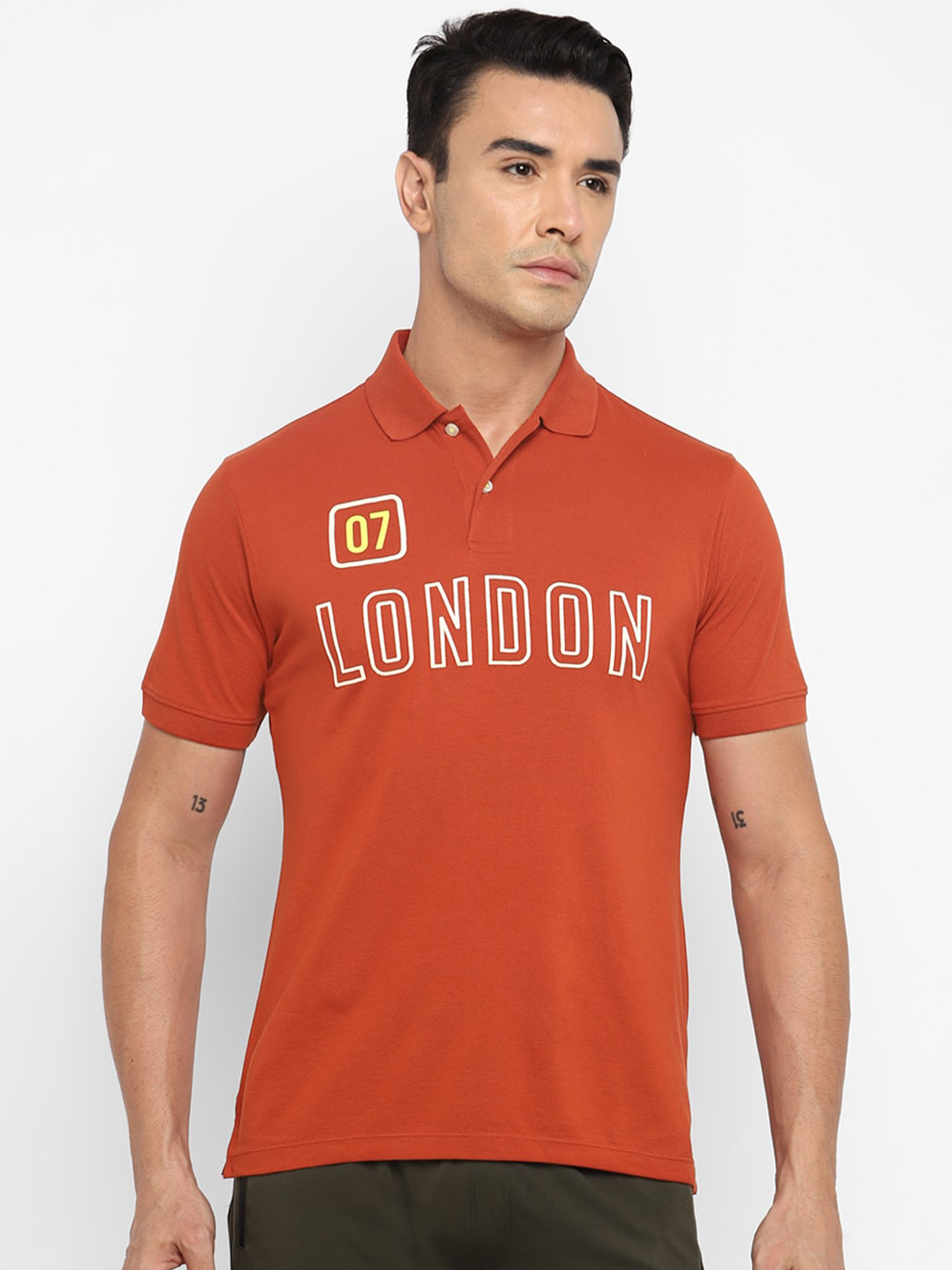 

Yuuki Typography Printed Polo Collar Cotton T-shirt, Rust