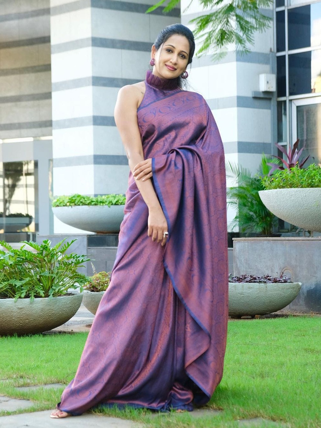 

TIEXA Ethnic Motifs Woven Design Zari Pure Silk Banarasi Saree, Purple