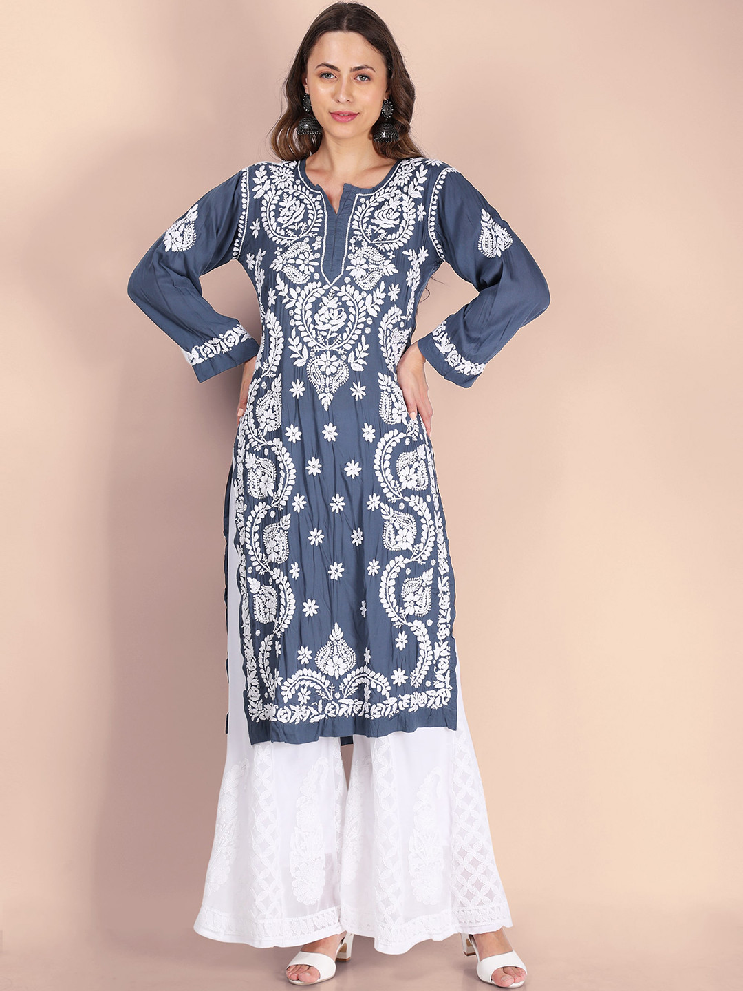 

Syrish Ethnic Motifs Embroidered Chikankari Kurta, Grey