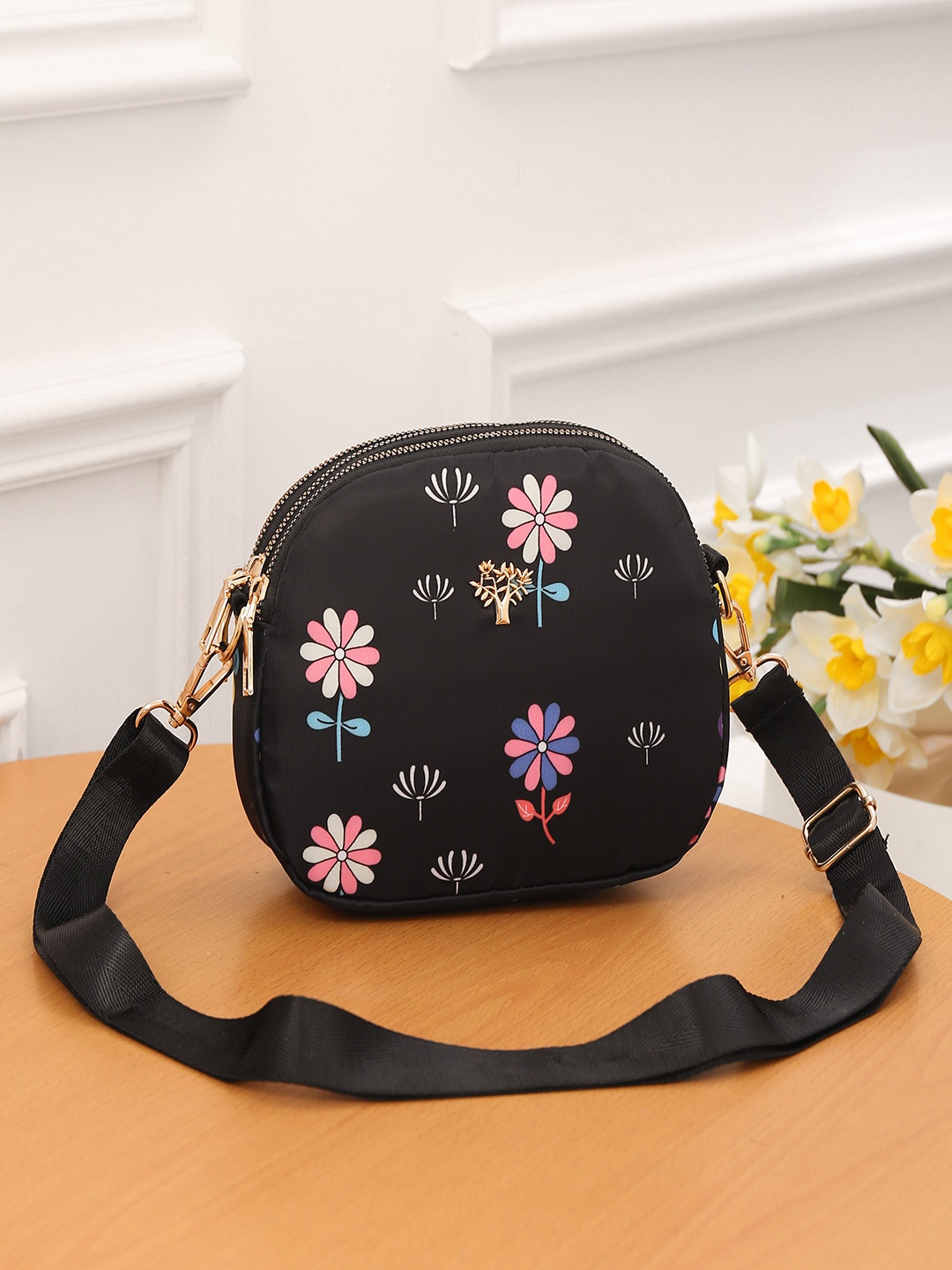 

Diva Dale Floral Printed Structured Sling Bag, Black