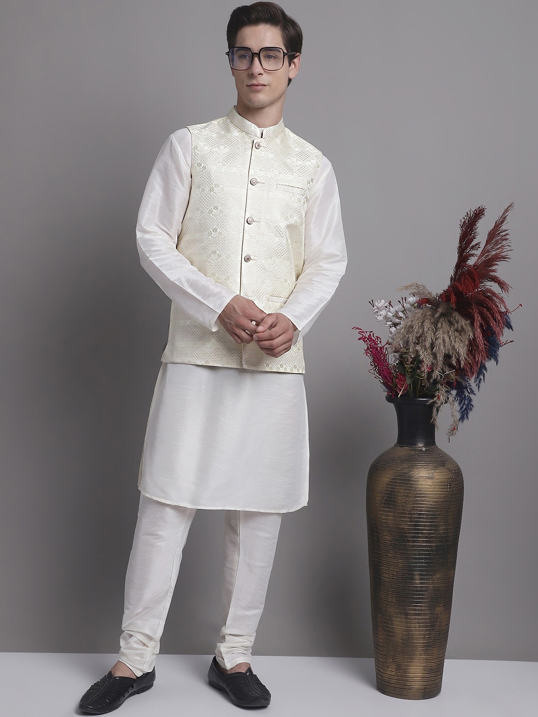 

Jompers Straight Kurta & Churidar With Nehru Jacket, Off white