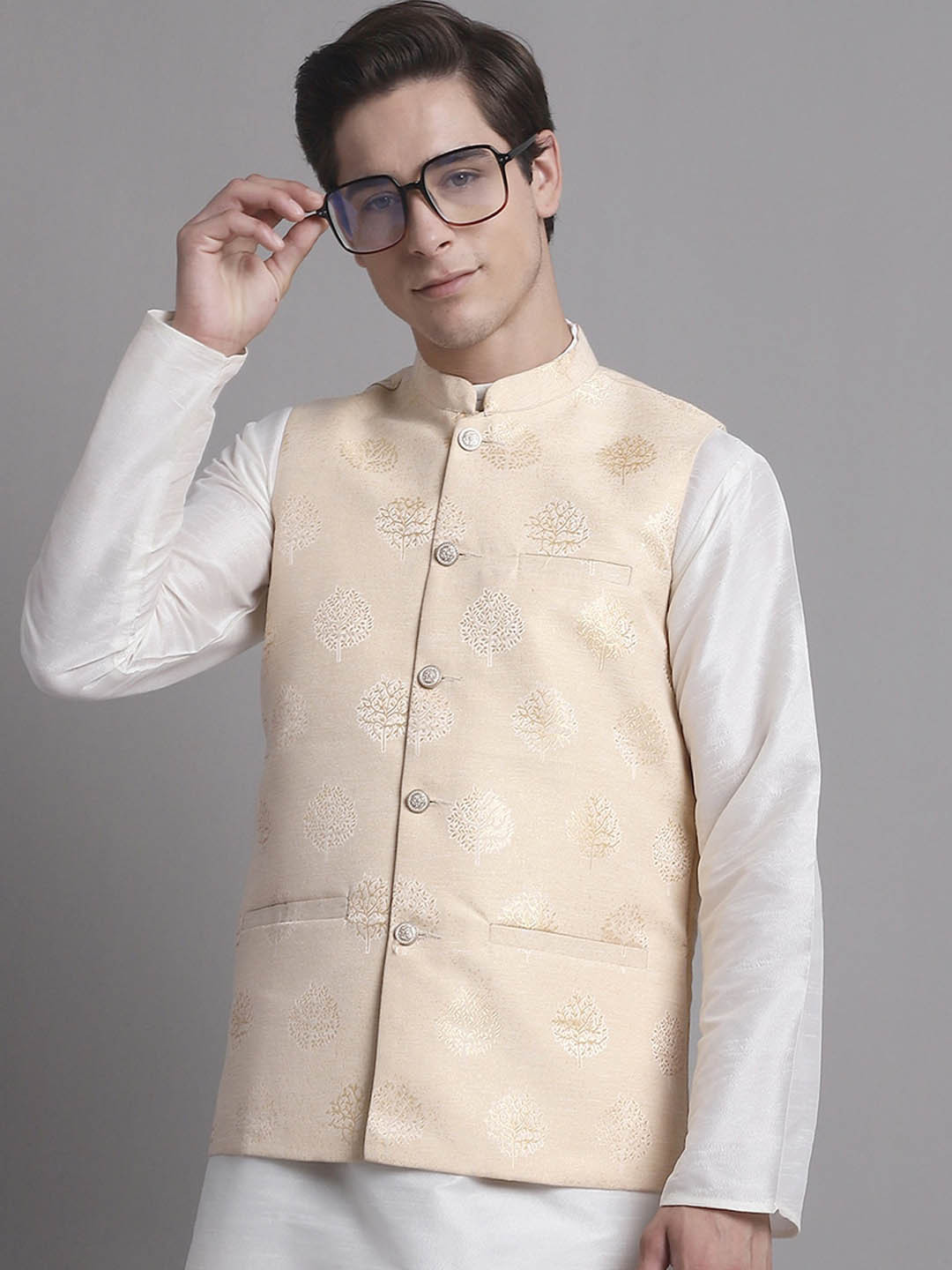 

Jompers Regular Kurta with Churidar & Woven Design Nehru Jacket, Cream