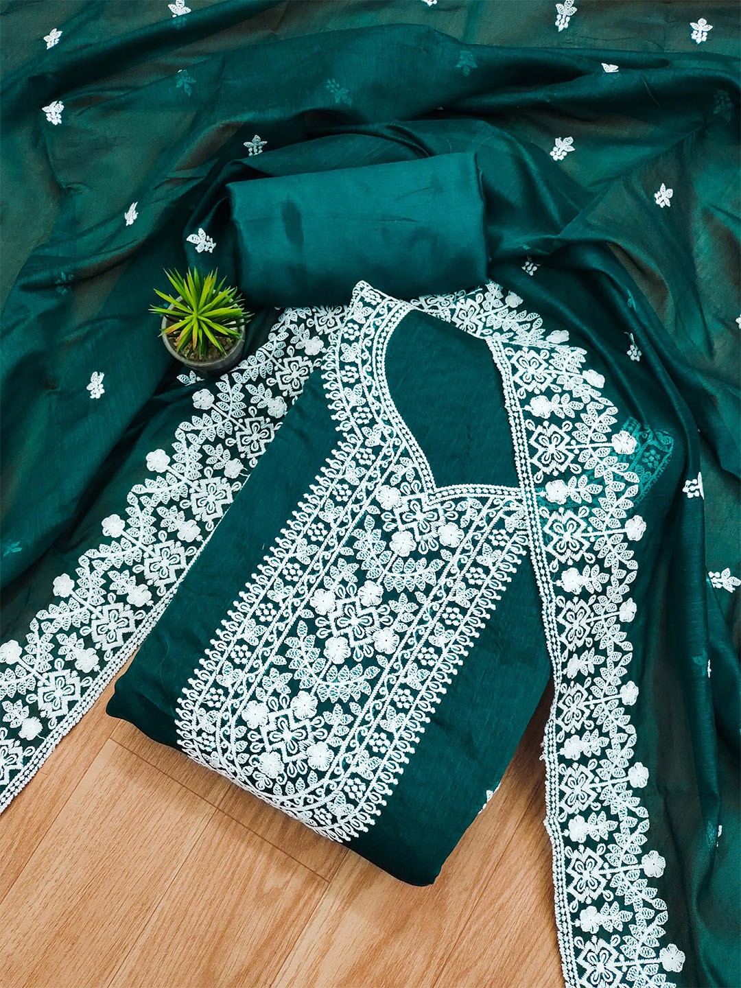 

KALINI Floral Embroidered Unstitched Dress Material, Green