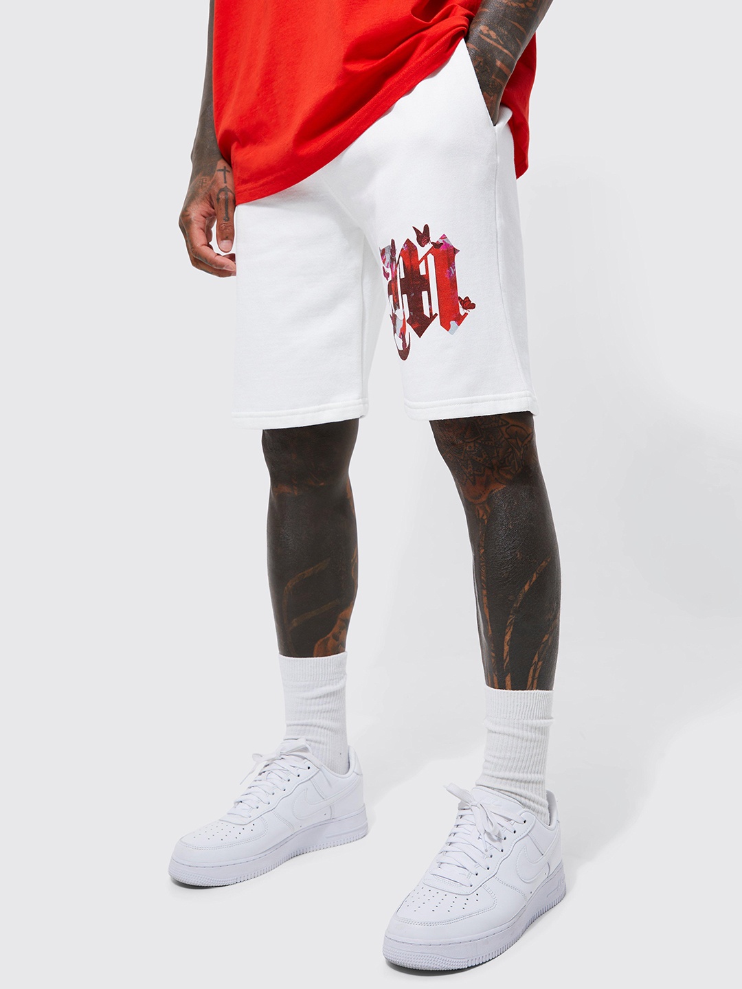 

boohooMAN Typography Printed Slim Fit Shorts, White