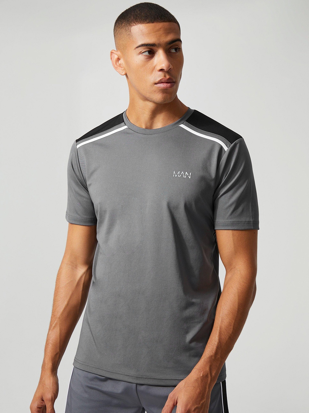 

boohooMAN Regular Fit Active Performance Training T-shirt, Grey