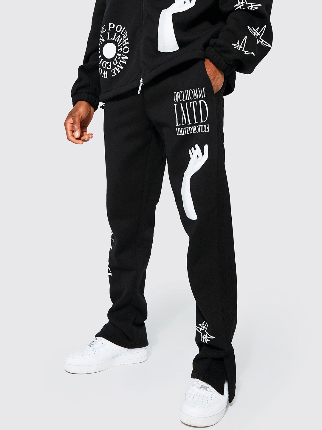 

boohooMAN Typography Printed Joggers, Black
