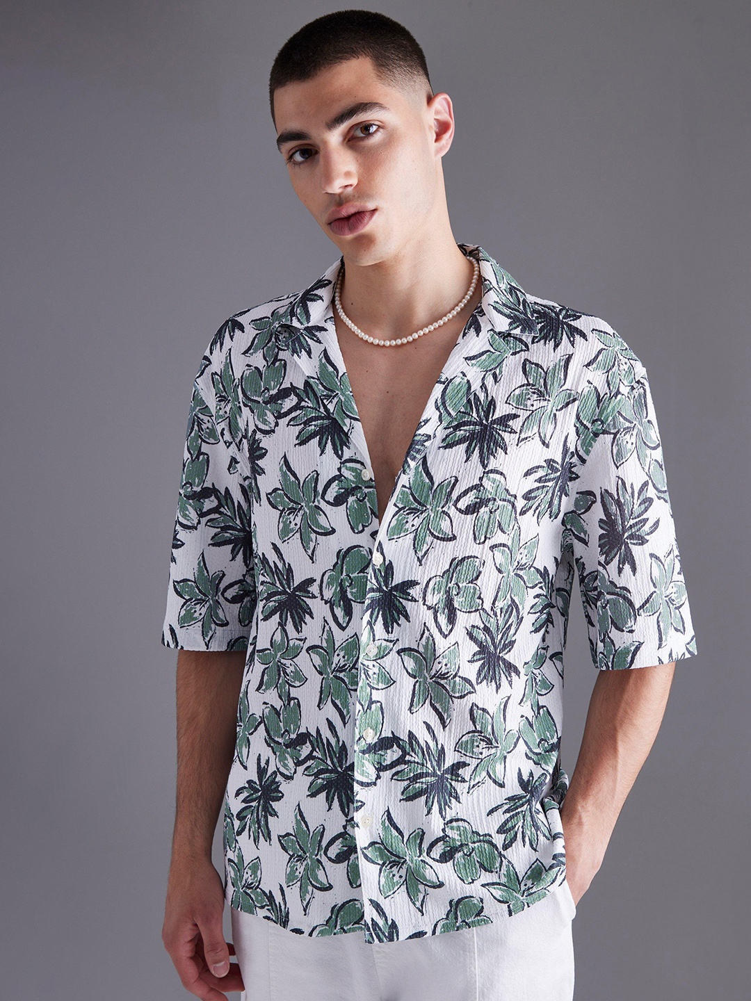 

boohooMAN Dropped Revere Crinkle Floral Print Shirt, White
