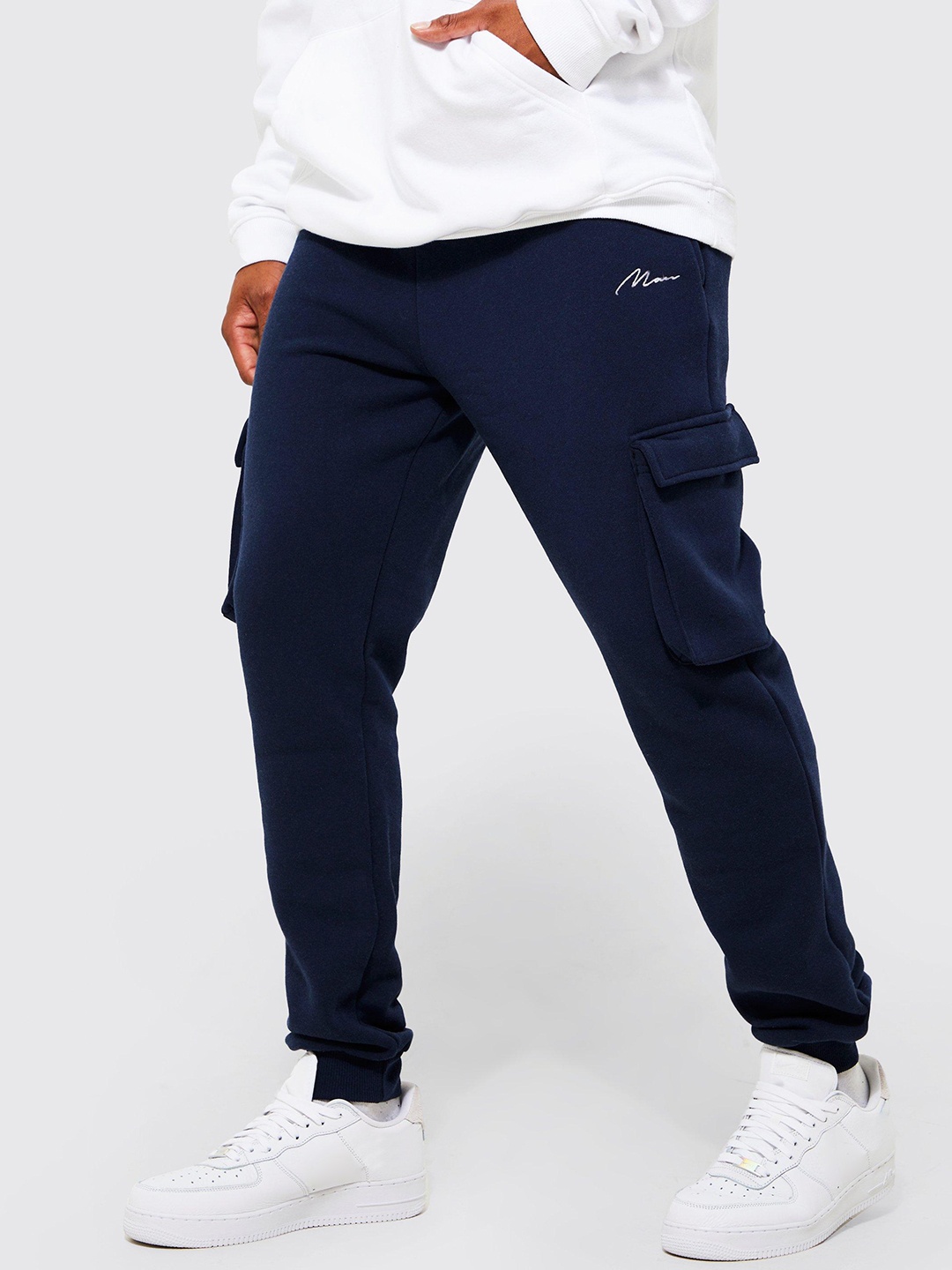 

boohooMAN Slim Fit Cargo Jogger, Navy blue