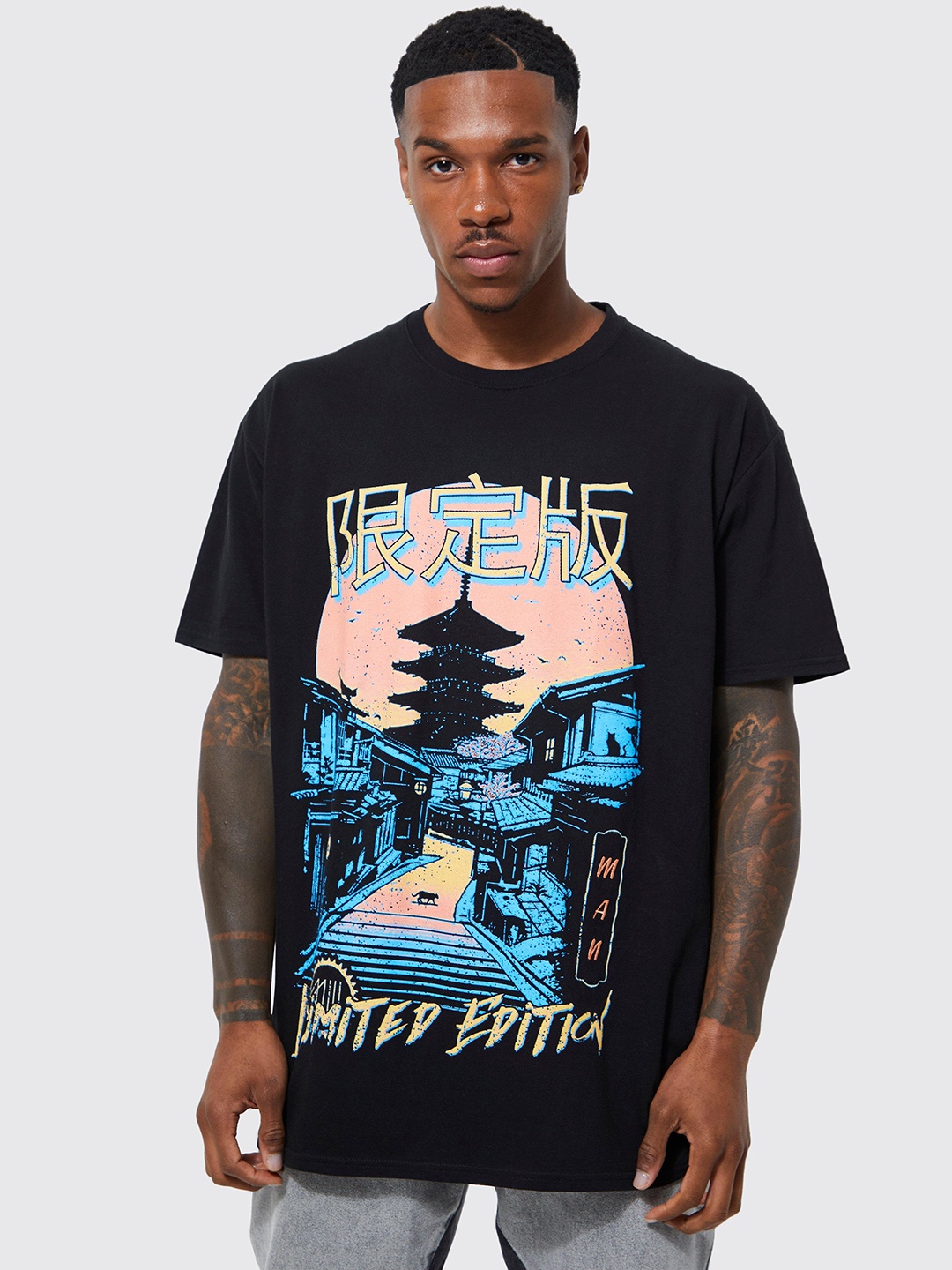 

boohooMAN Oversized Printed Drop-Shoulder Sleeves Pure Cotton Longline T-shirt, Black