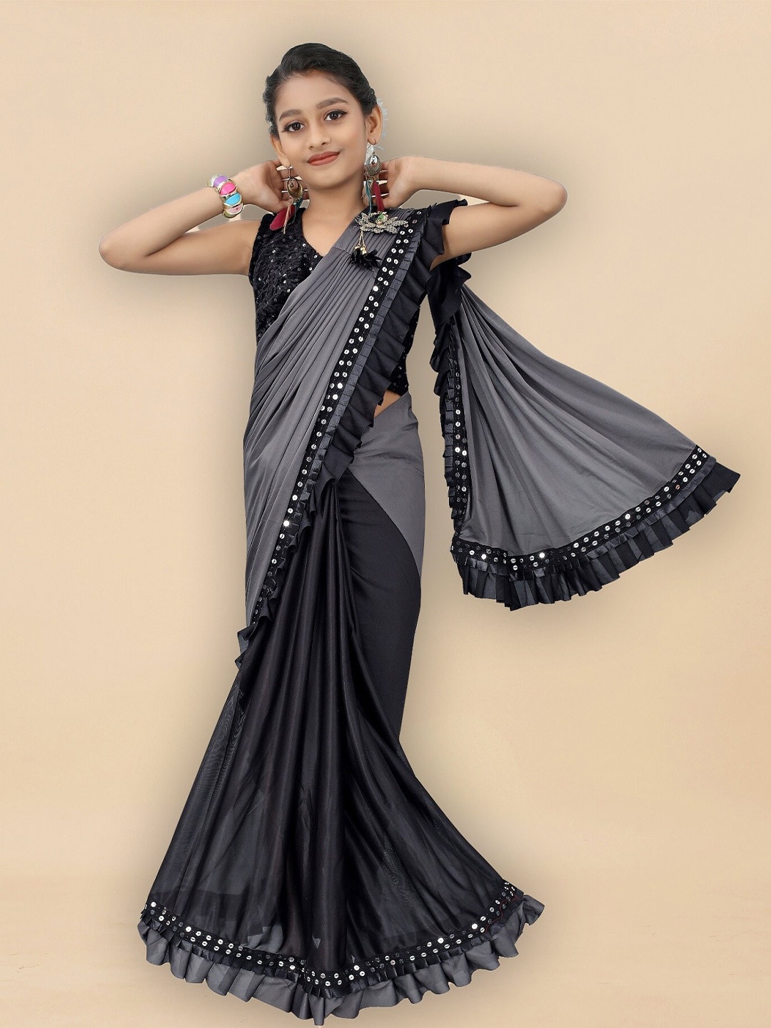 

APNISHA Girls Sequinned Linen Blend Ready to Wear Saree, Grey