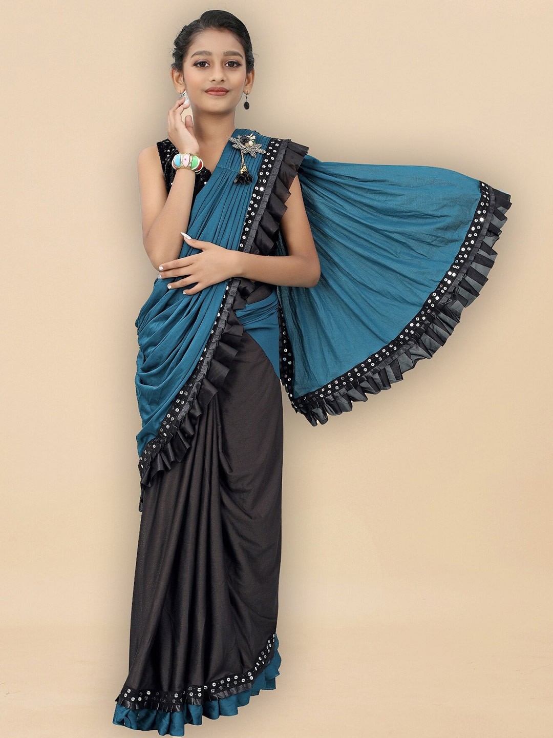 

APNISHA Girls Sequinned Linen Blend Ready to Wear Saree, Turquoise blue