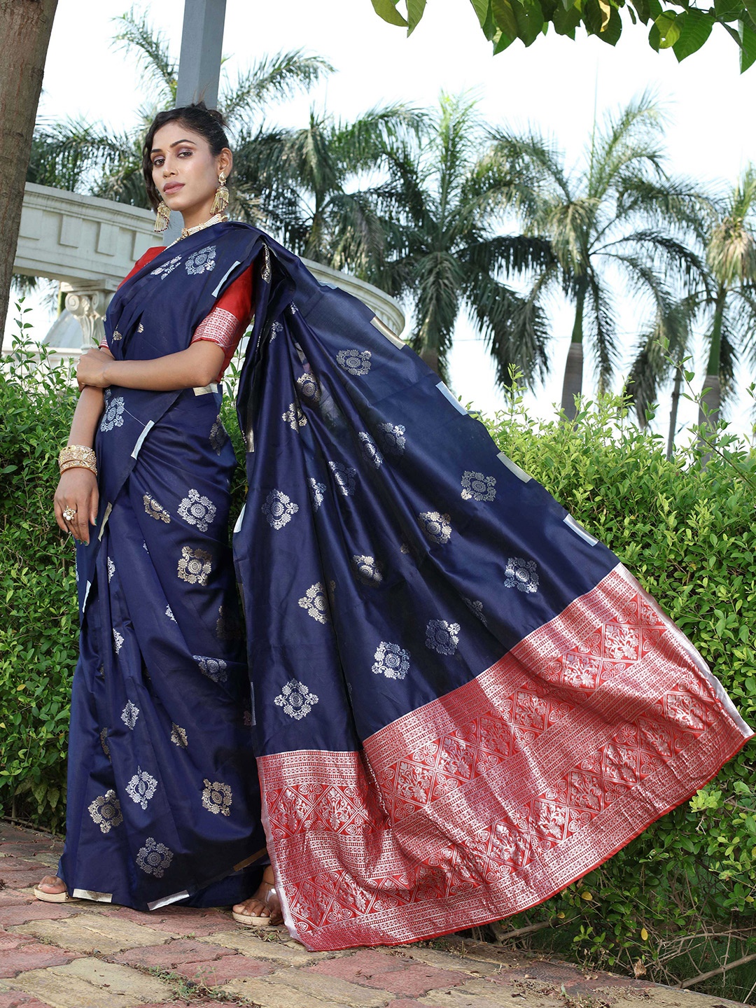 

Fab Viva Ethnic Motif Woven Design Zari Banarasi Saree, Blue