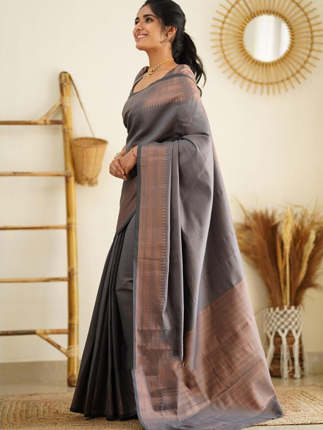 

Fab Viva Zari Silk Blend Banarasi Saree, Grey