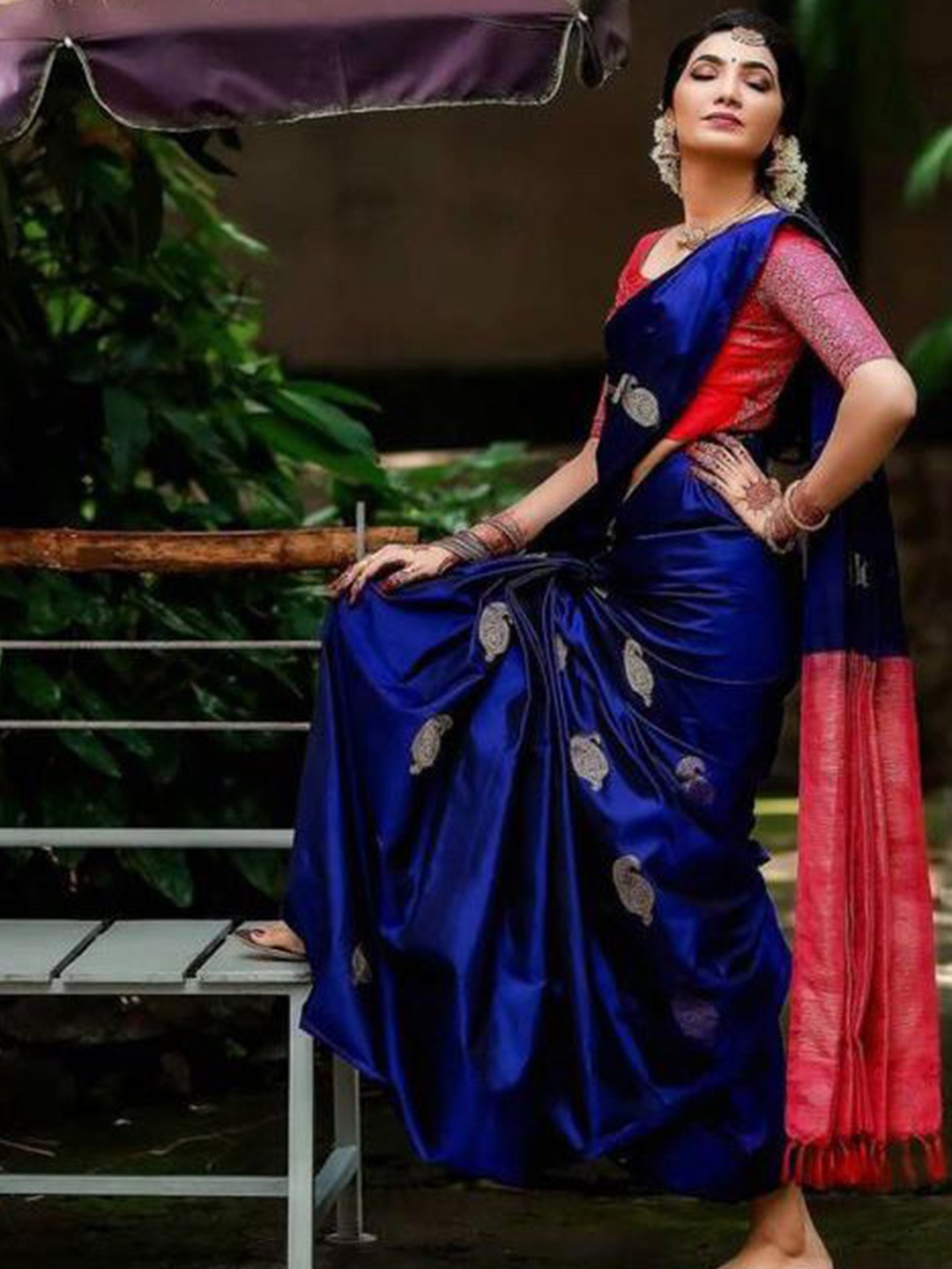 

Fab Viva Paisley Woven Design Zari Banarasi Saree, Blue