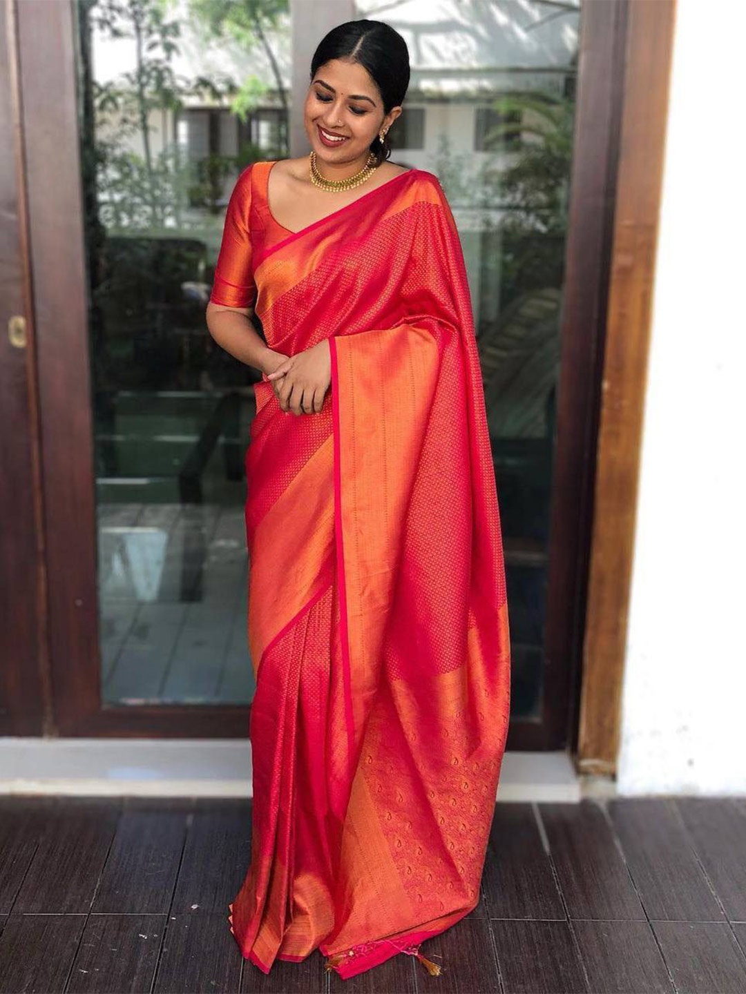 

Fab Viva Geometric Woven Design Zari Banarasi Saree, Red
