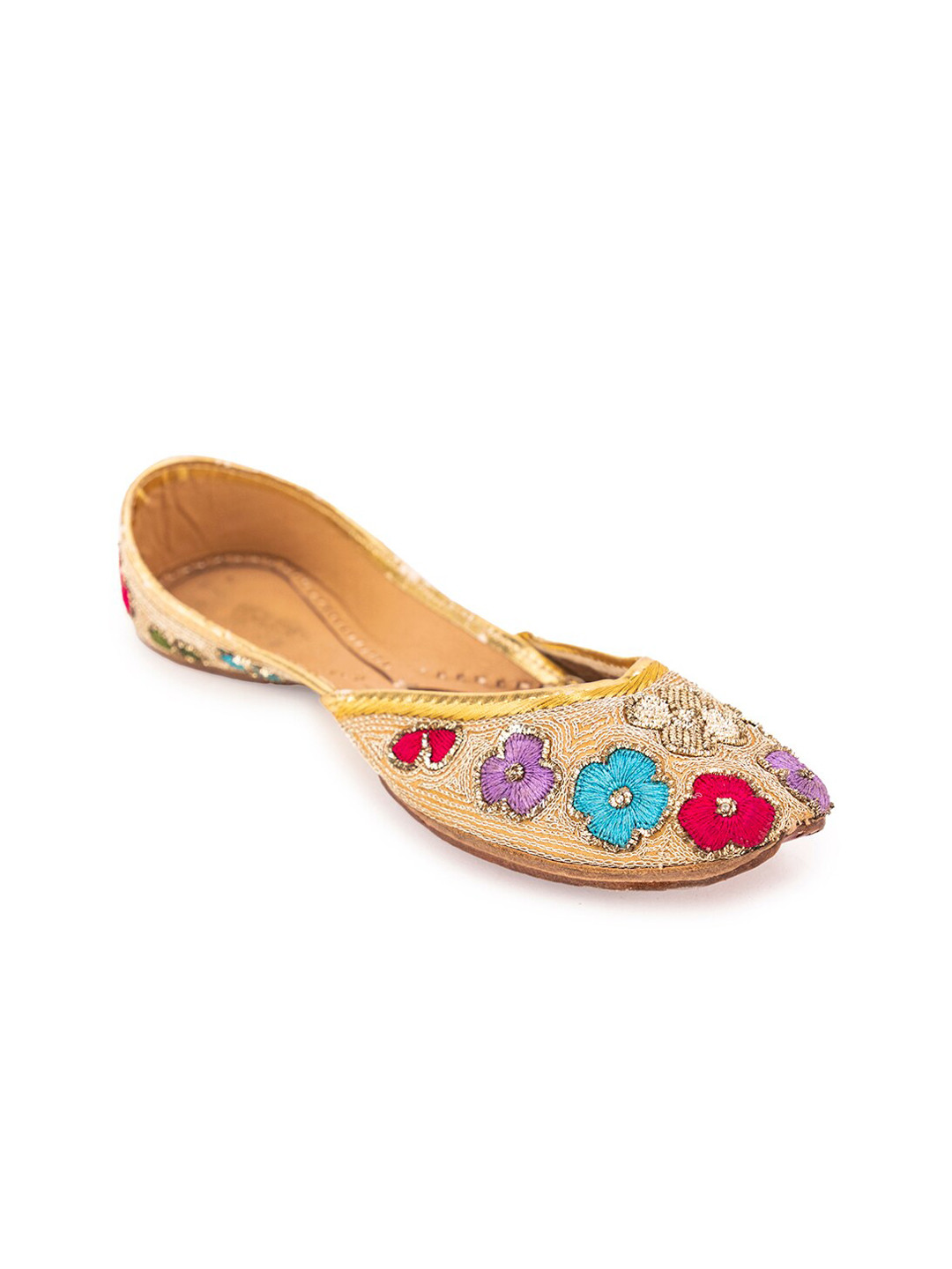 

5 ELEMENTS Floral Embroidered Mojaris, Beige