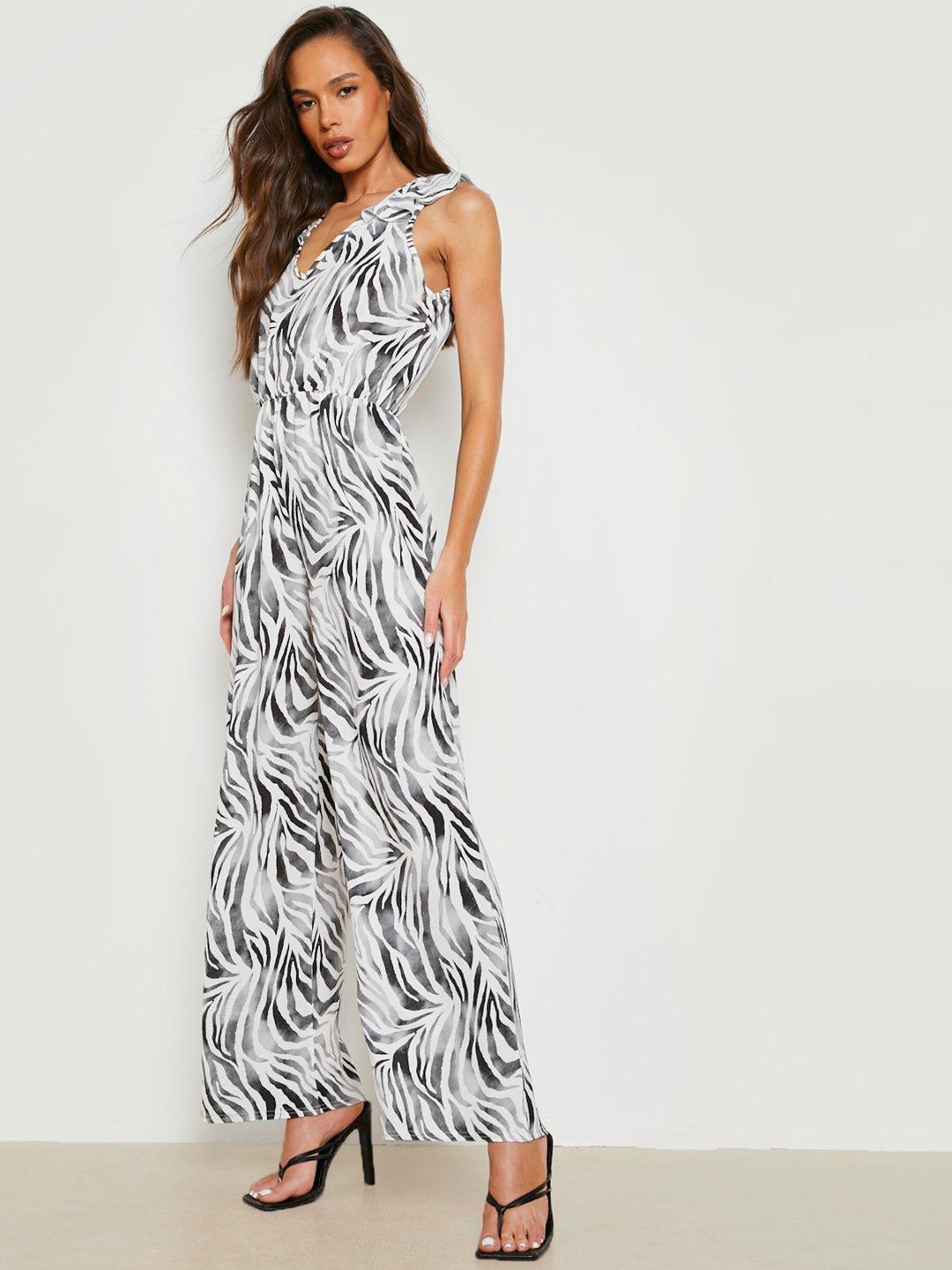 

Boohoo Printed Basic Jumpsuit with Ruffles, White