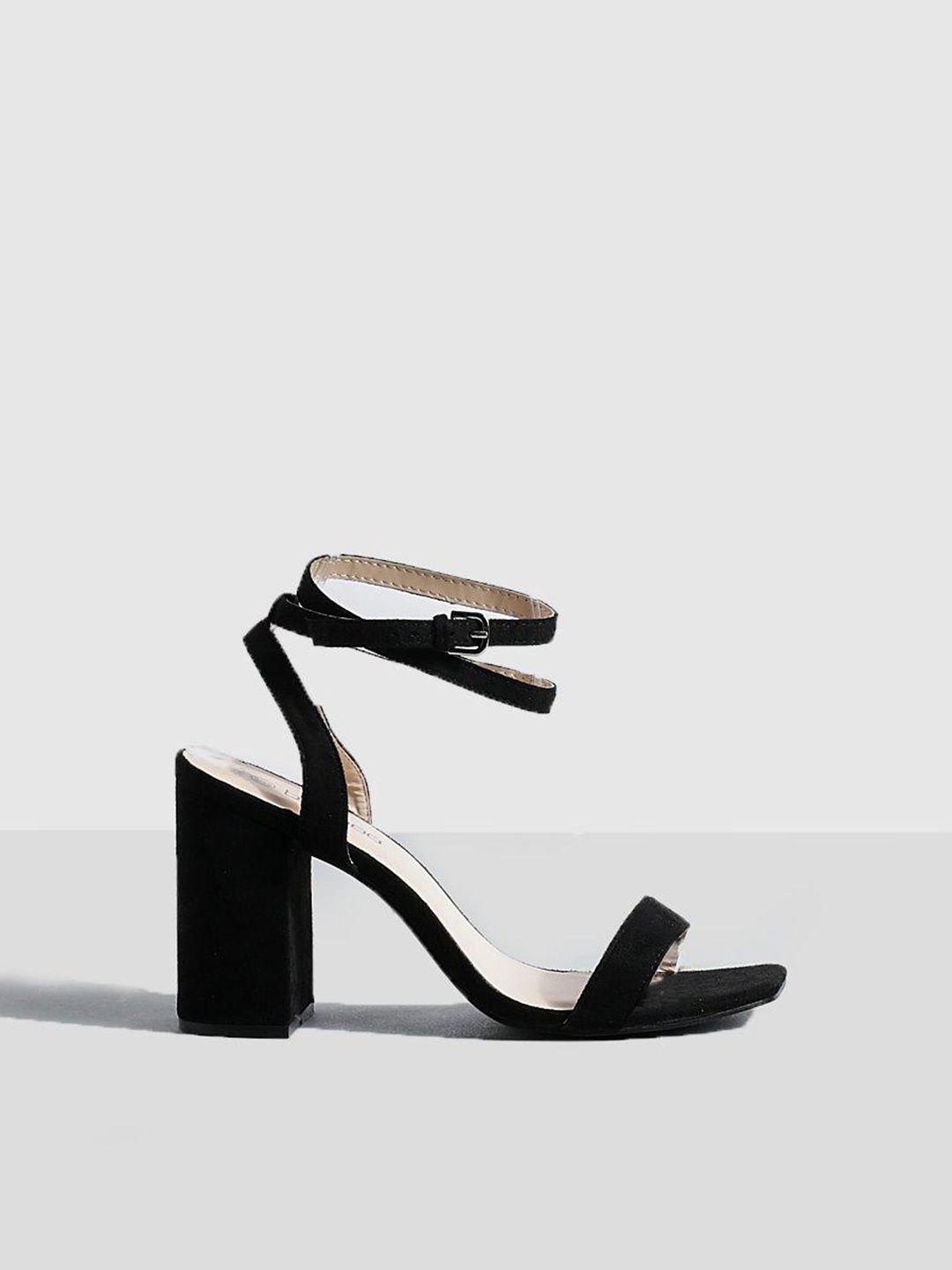 

Boohoo Black Suede Block Sandals